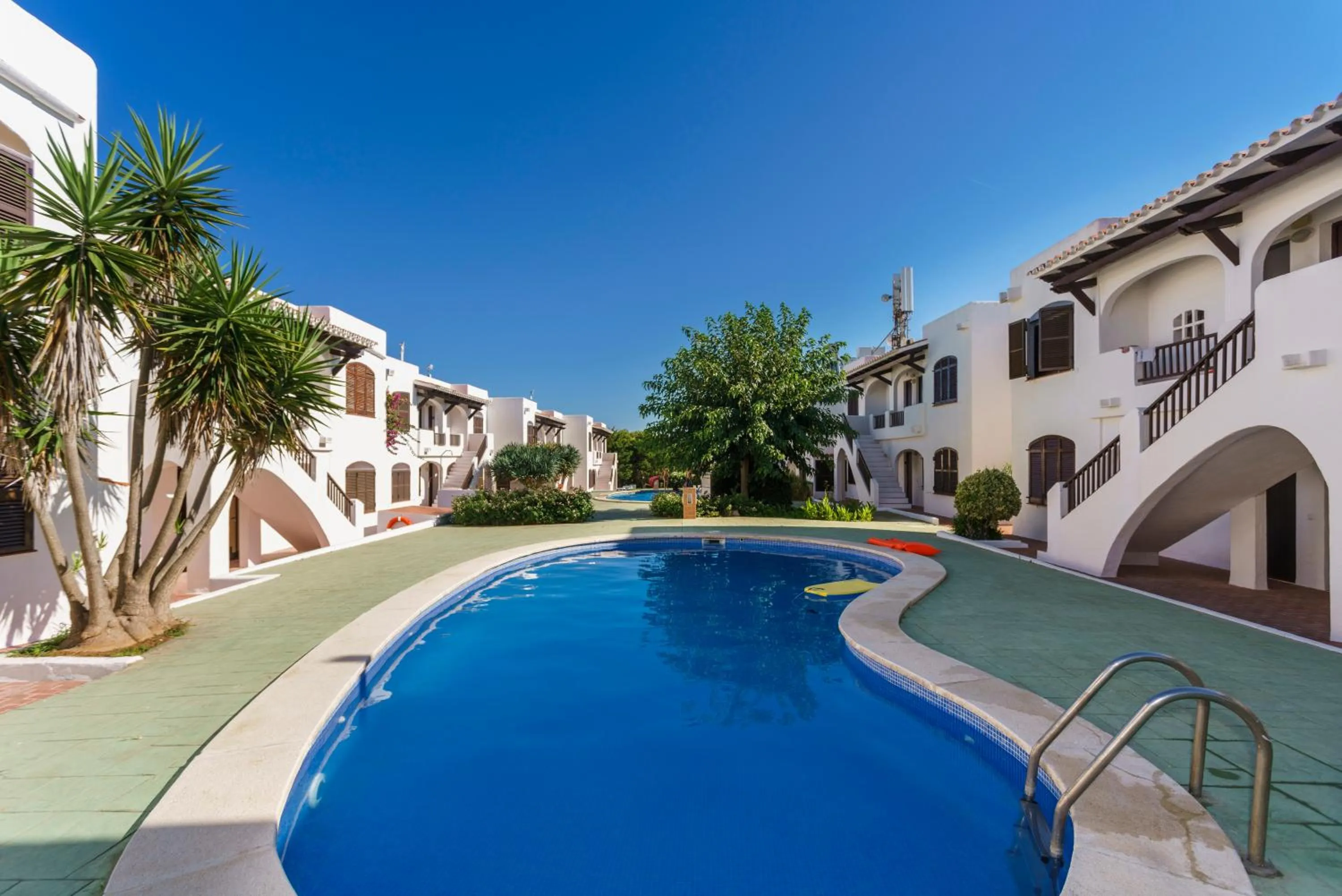 Property building in Apartamentos Posidonia