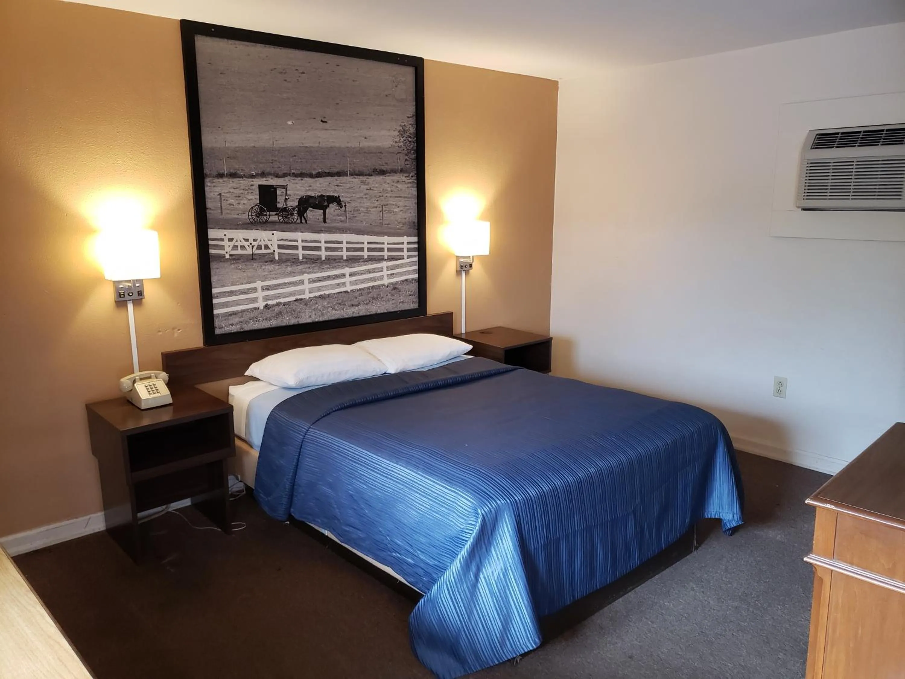 Bed in Mansfield Inn