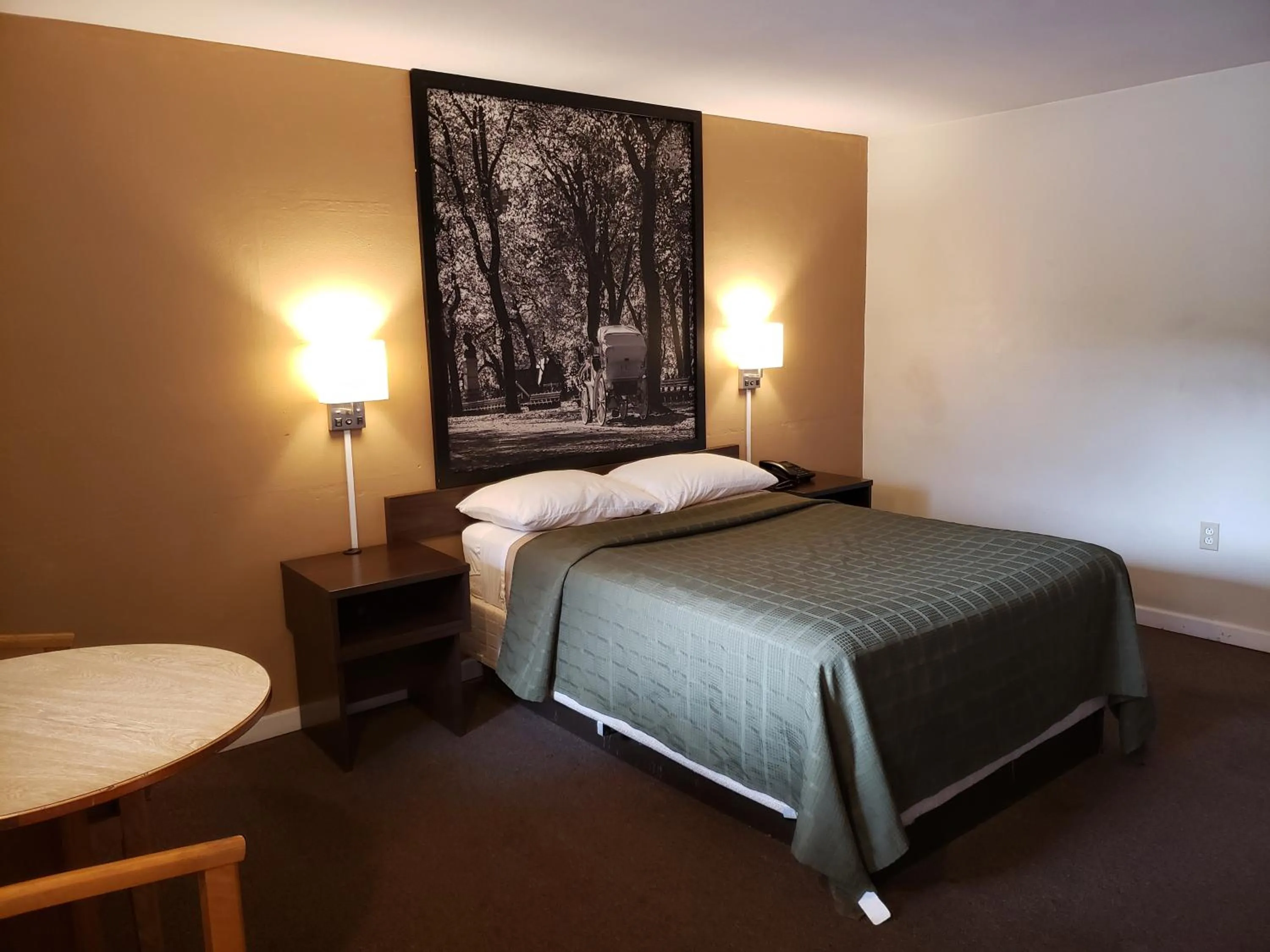 Bed in Mansfield Inn