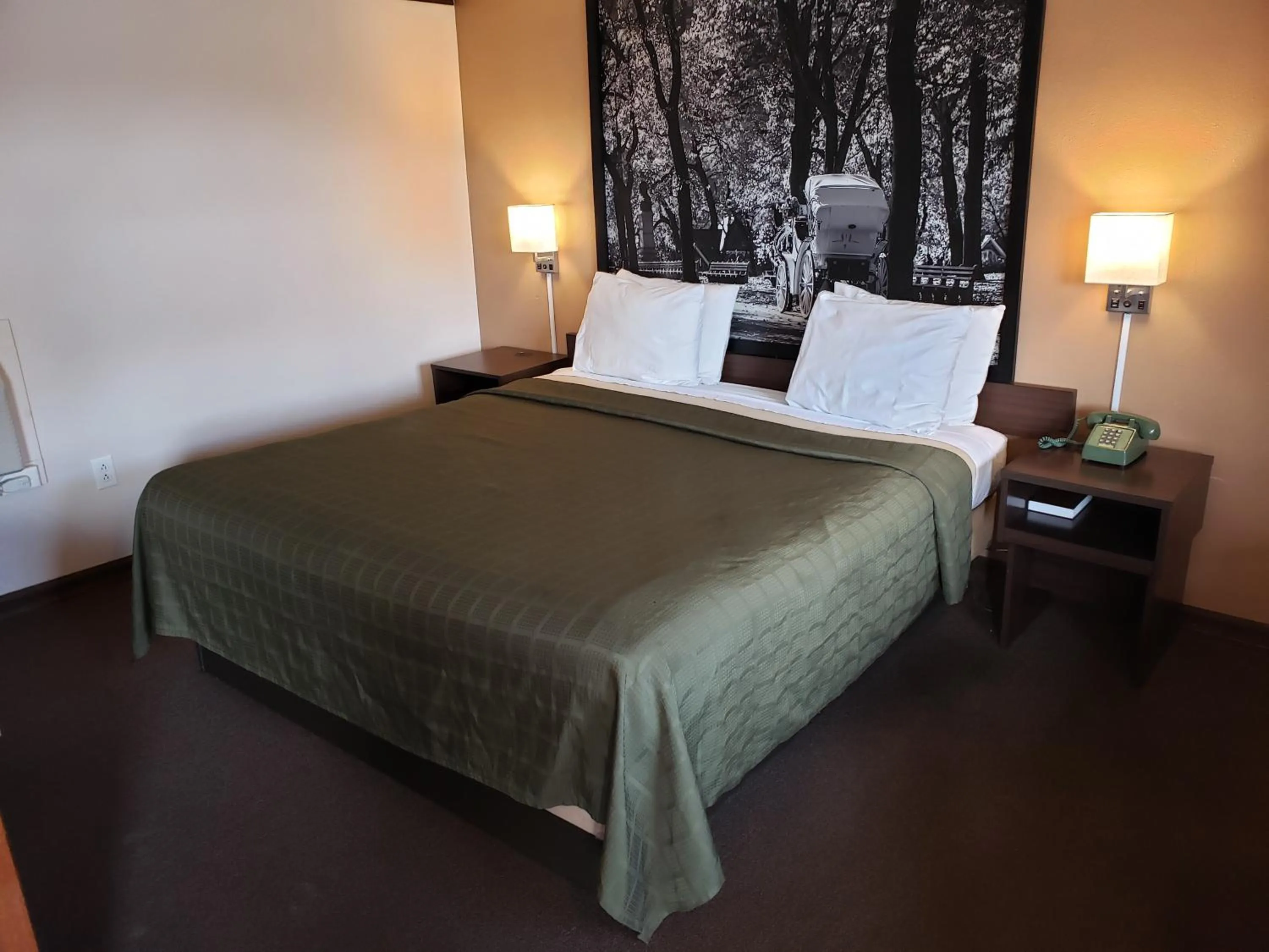 Bed in Mansfield Inn