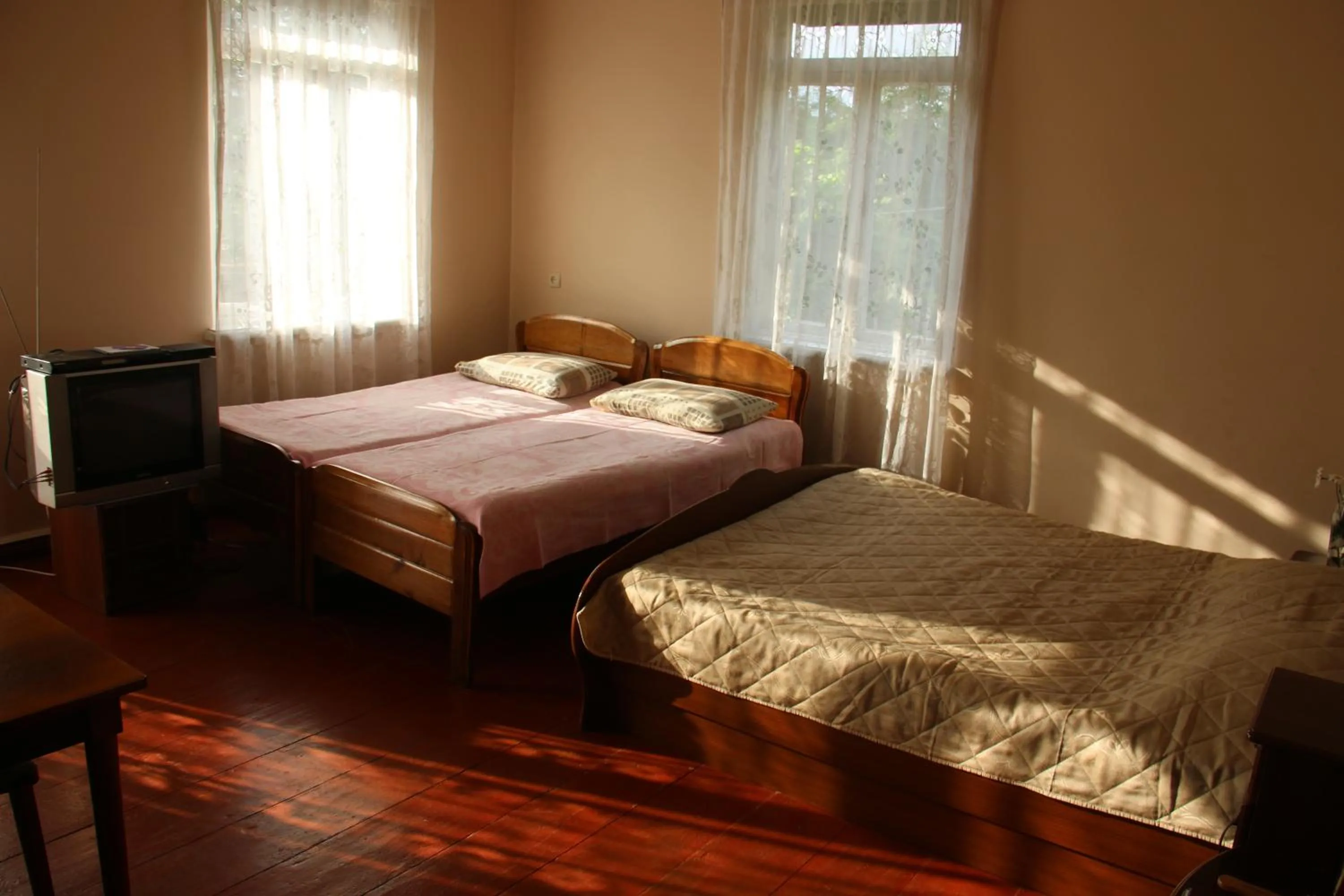 Quadruple Room with Balcony in Achi Guest House