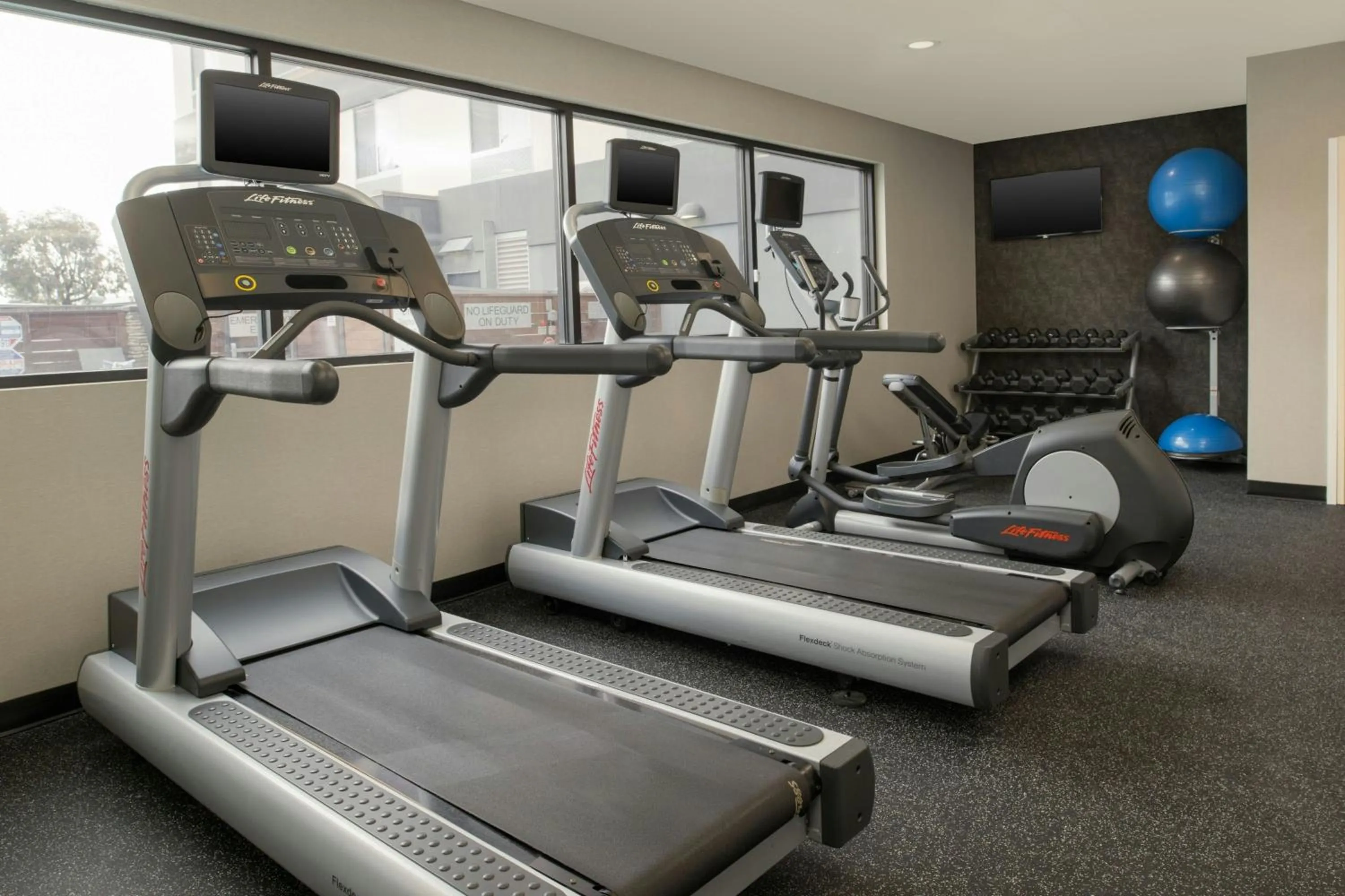 Fitness centre/facilities in Fairfield Inn & Suites by Marriott Santa Cruz