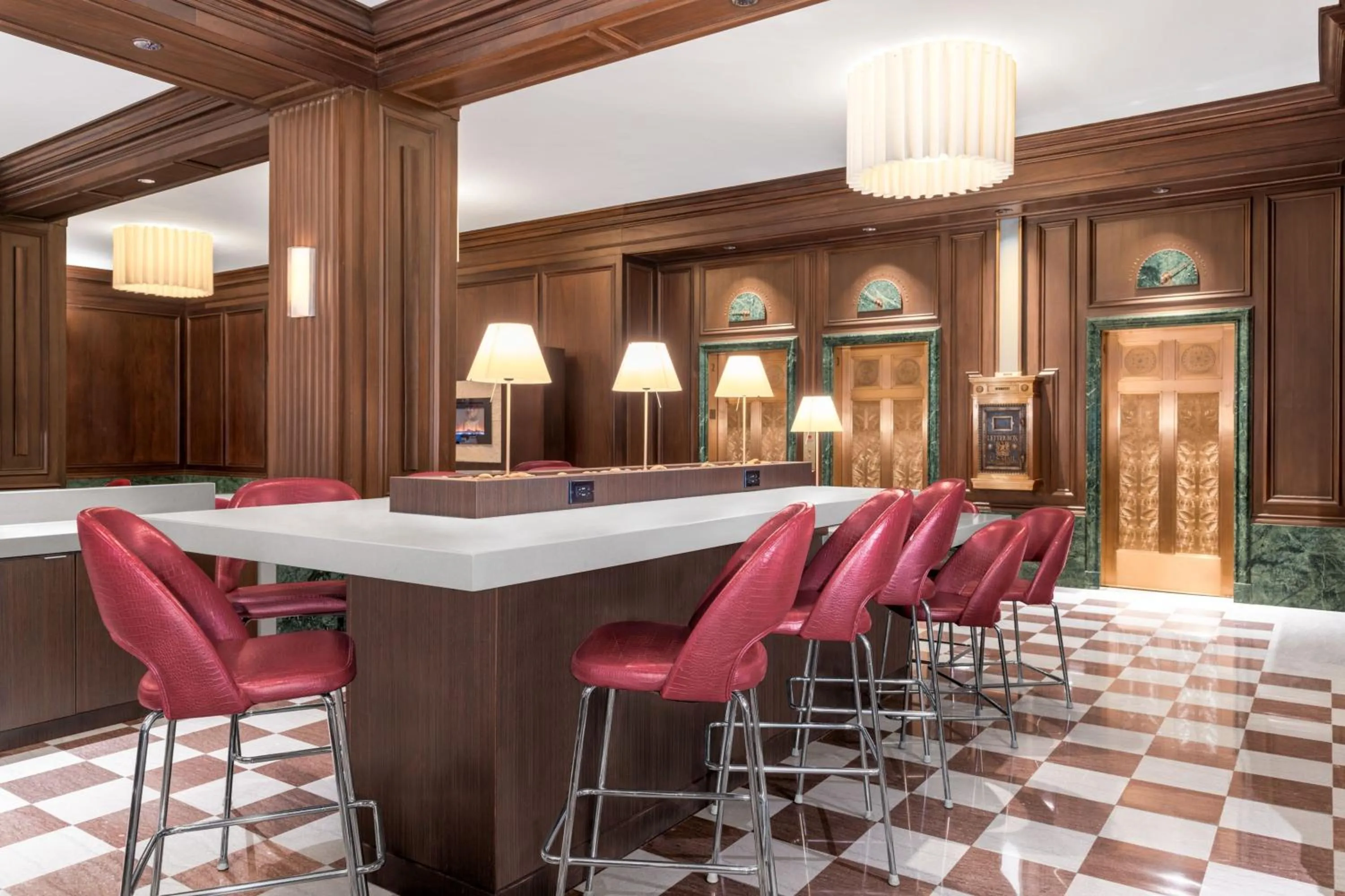 Restaurant/places to eat in Courtyard St. Louis Downtown/Convention Center