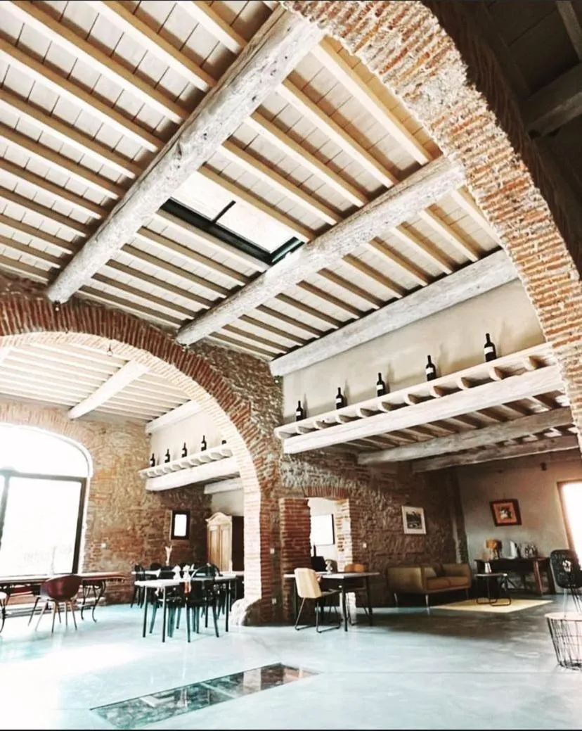 Communal lounge/ TV room in Mas Latour Lavail