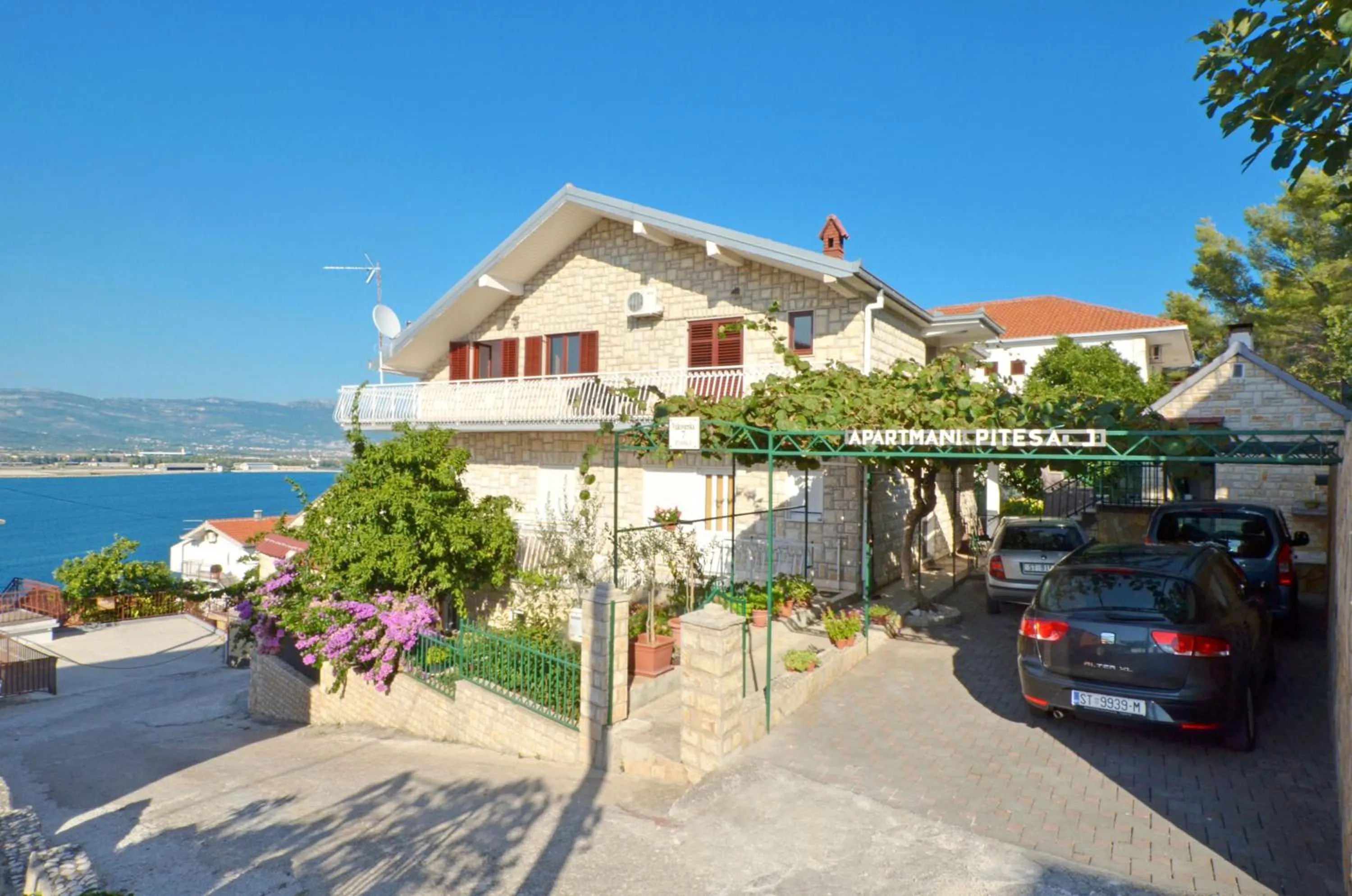 Apartments Piteša