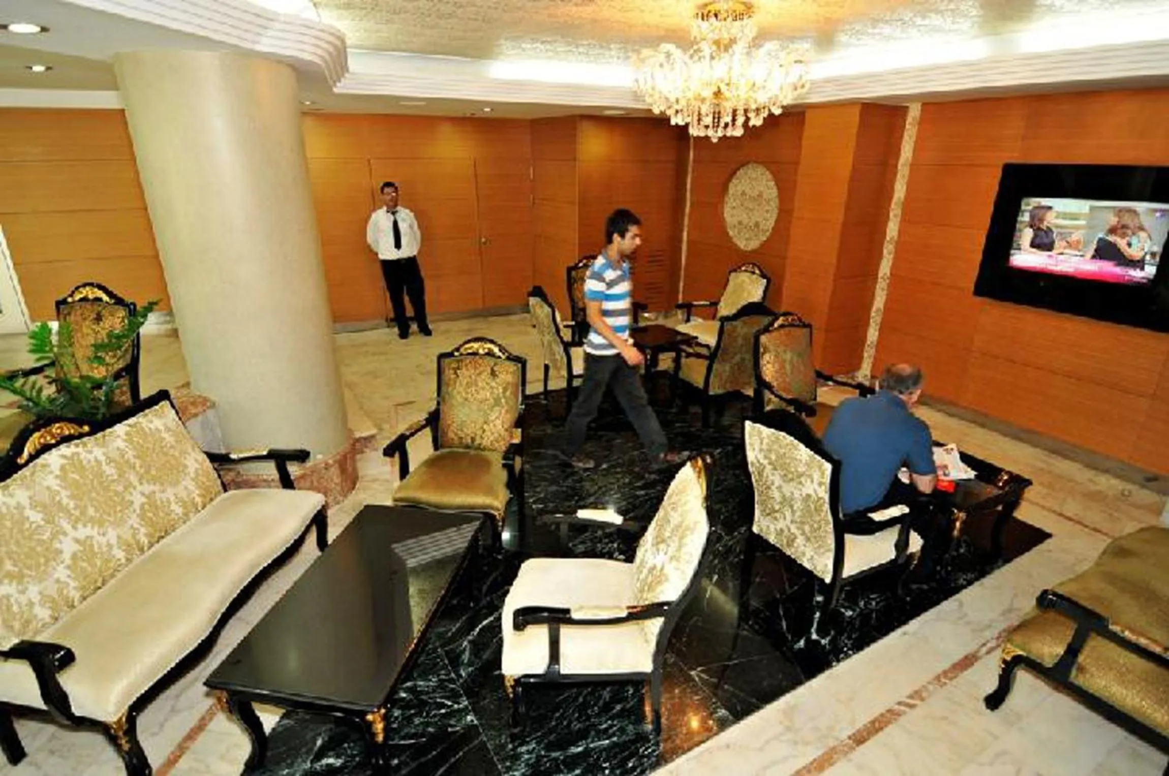 Communal lounge/ TV room in Ilıcak Hotel