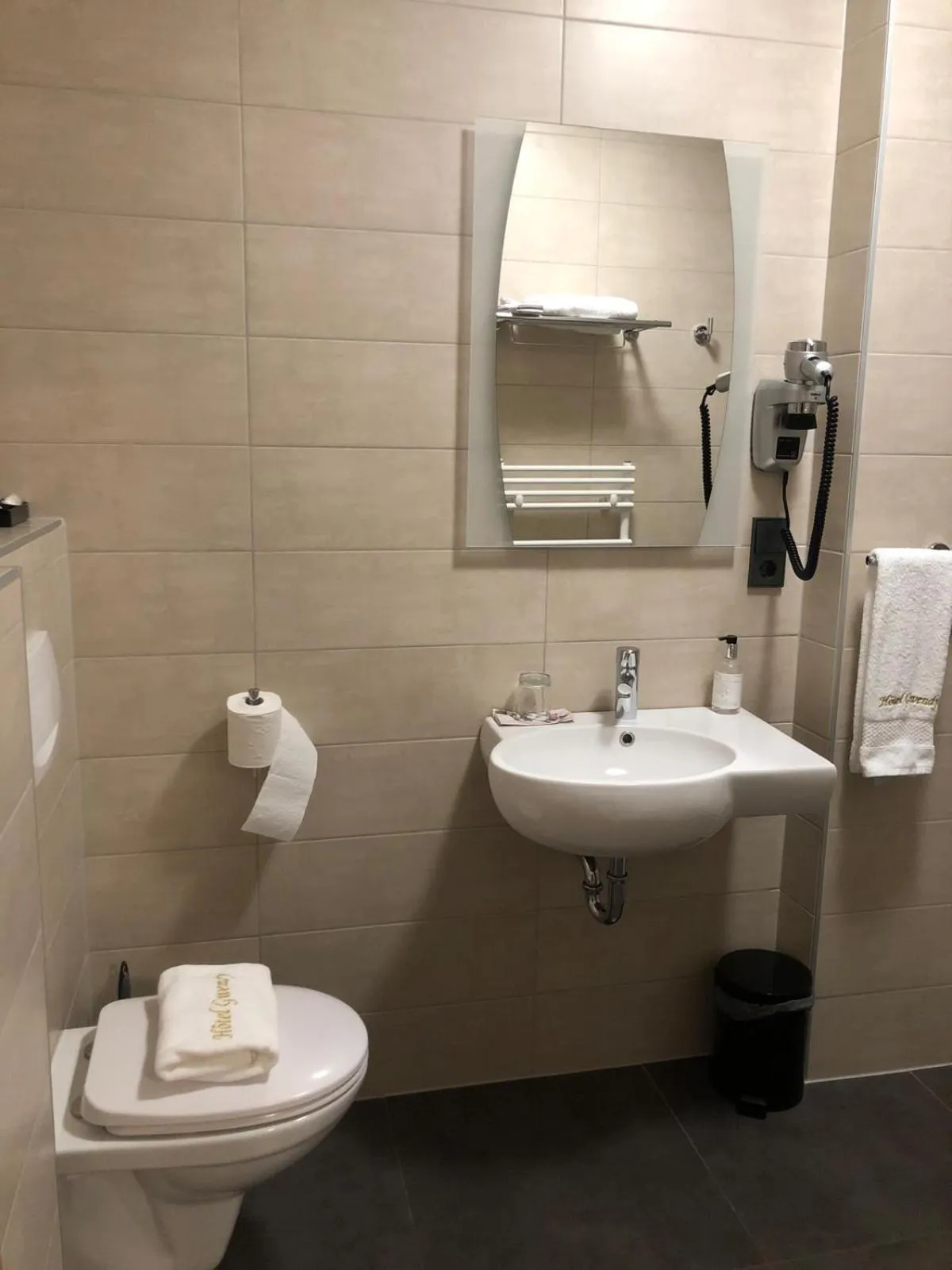 Bathroom in Appart-Hotel Gwendy