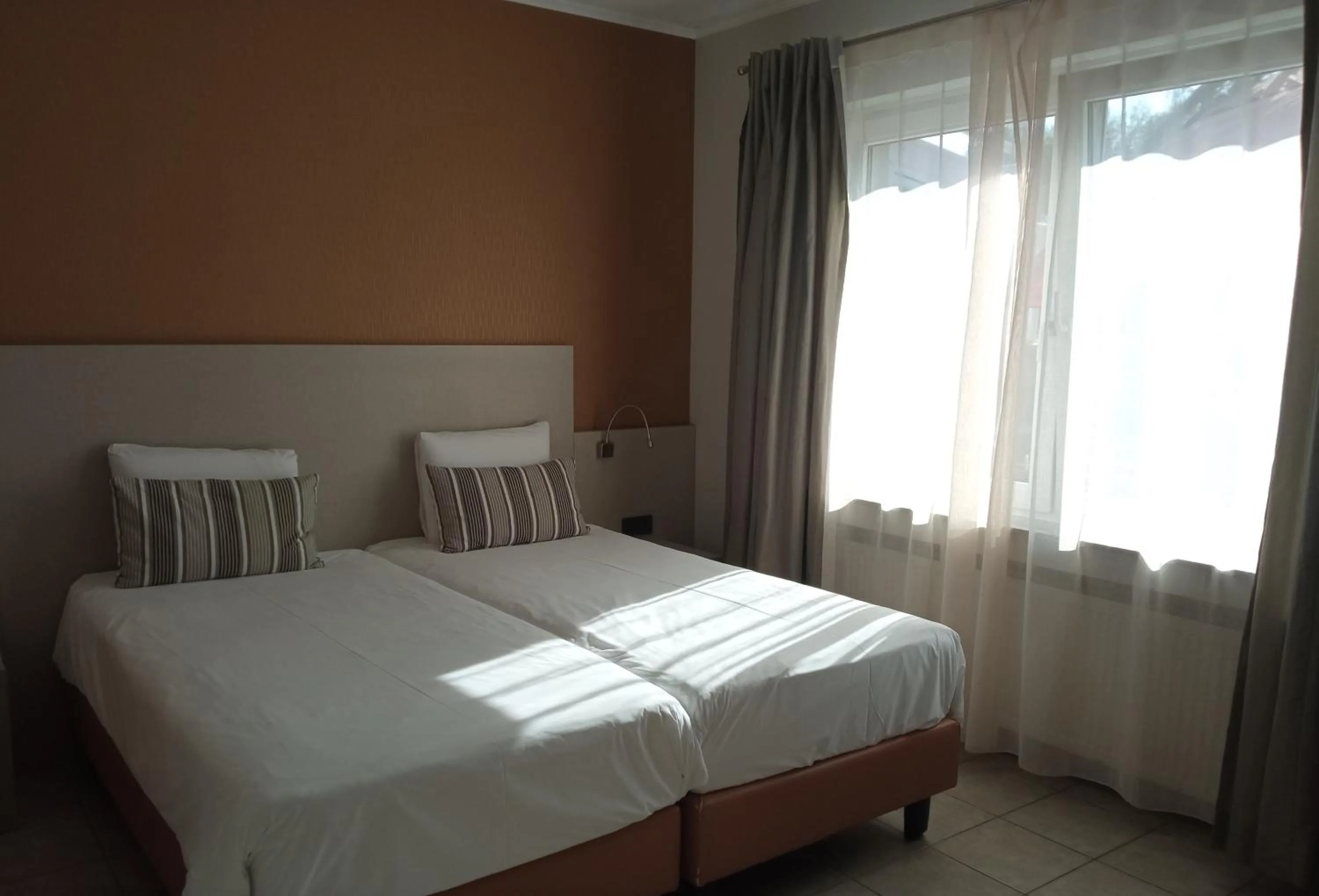 Bedroom, Bed in Appart-Hotel Gwendy