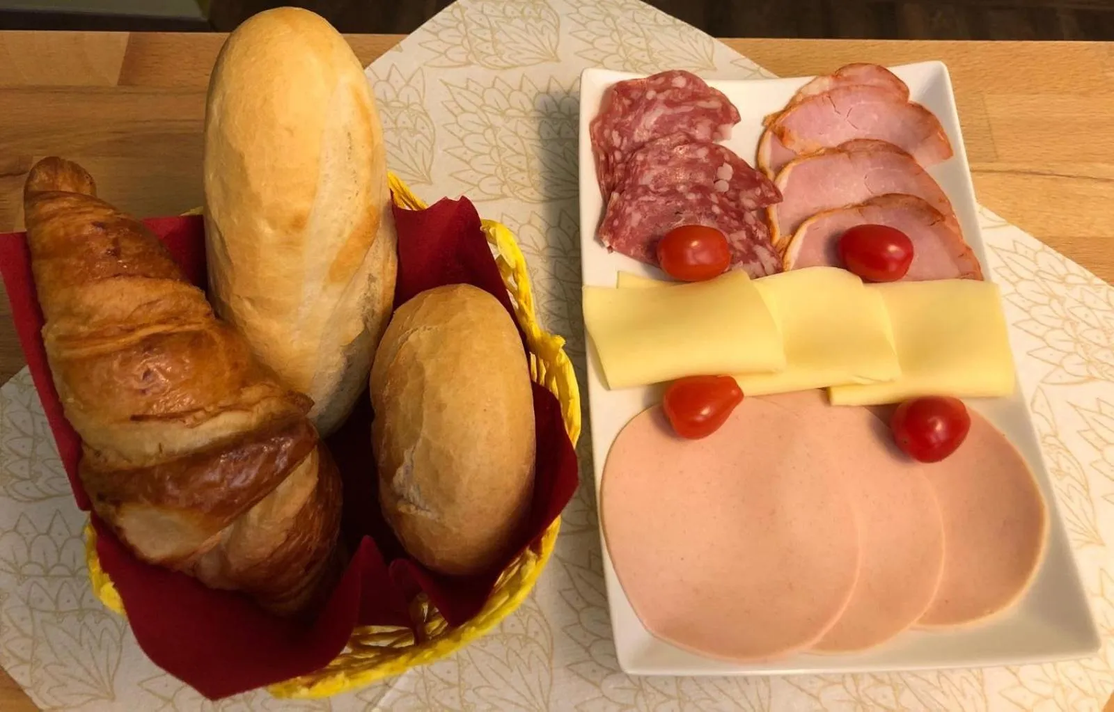 Breakfast in Appart-Hotel Gwendy