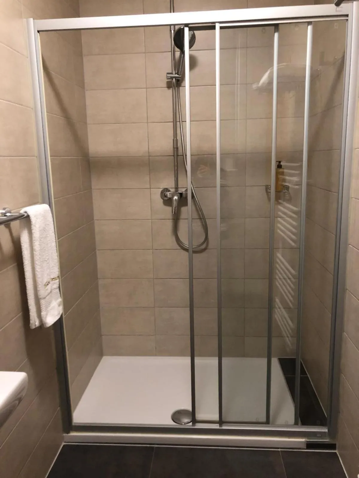 Bathroom in Appart-Hotel Gwendy