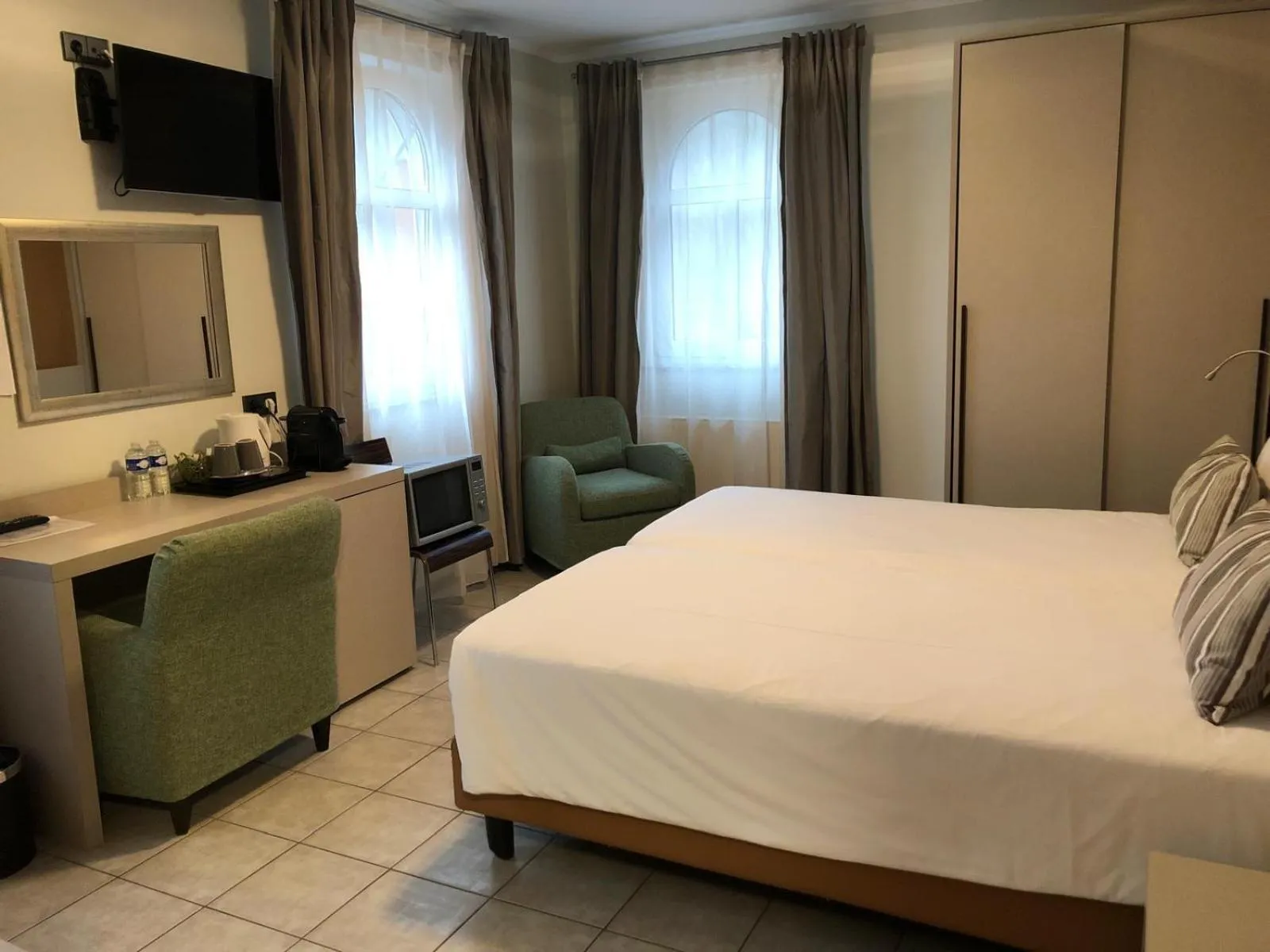 Bedroom, Bed in Appart-Hotel Gwendy