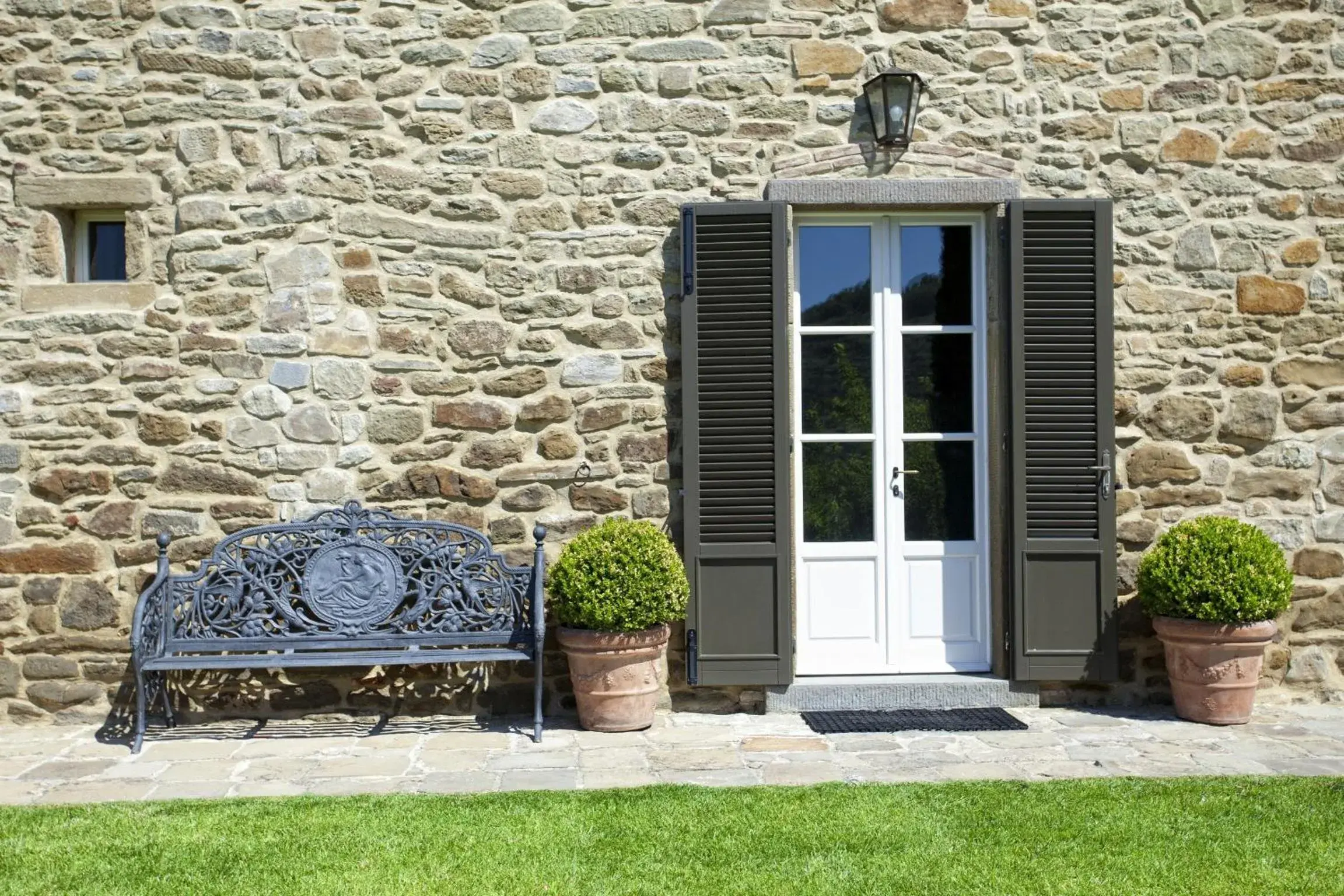 Facade/entrance in Villa San Pietro Facade/entrance in Villa San Pietro
