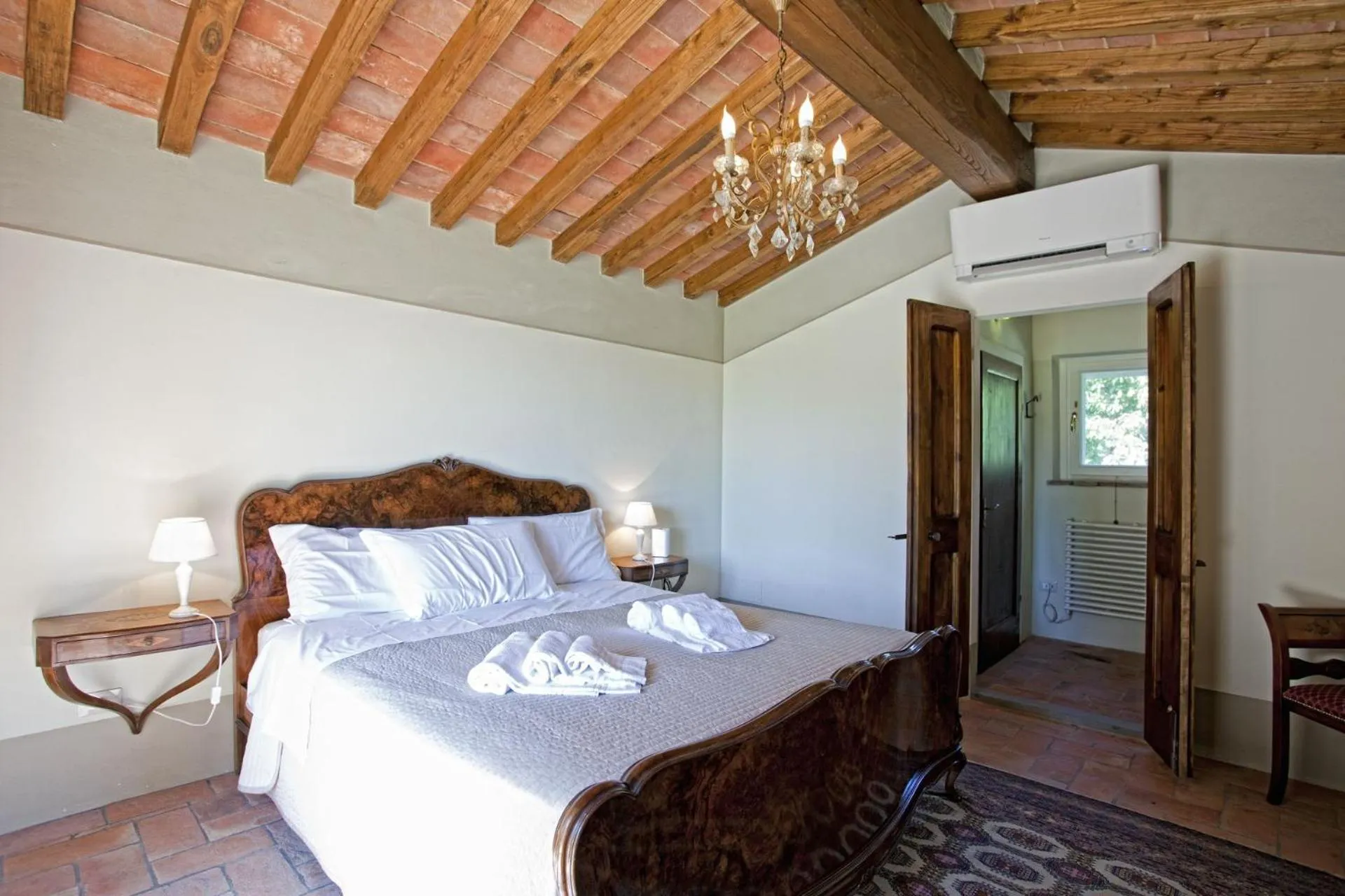 Bedroom, Bed in Villa San Pietro