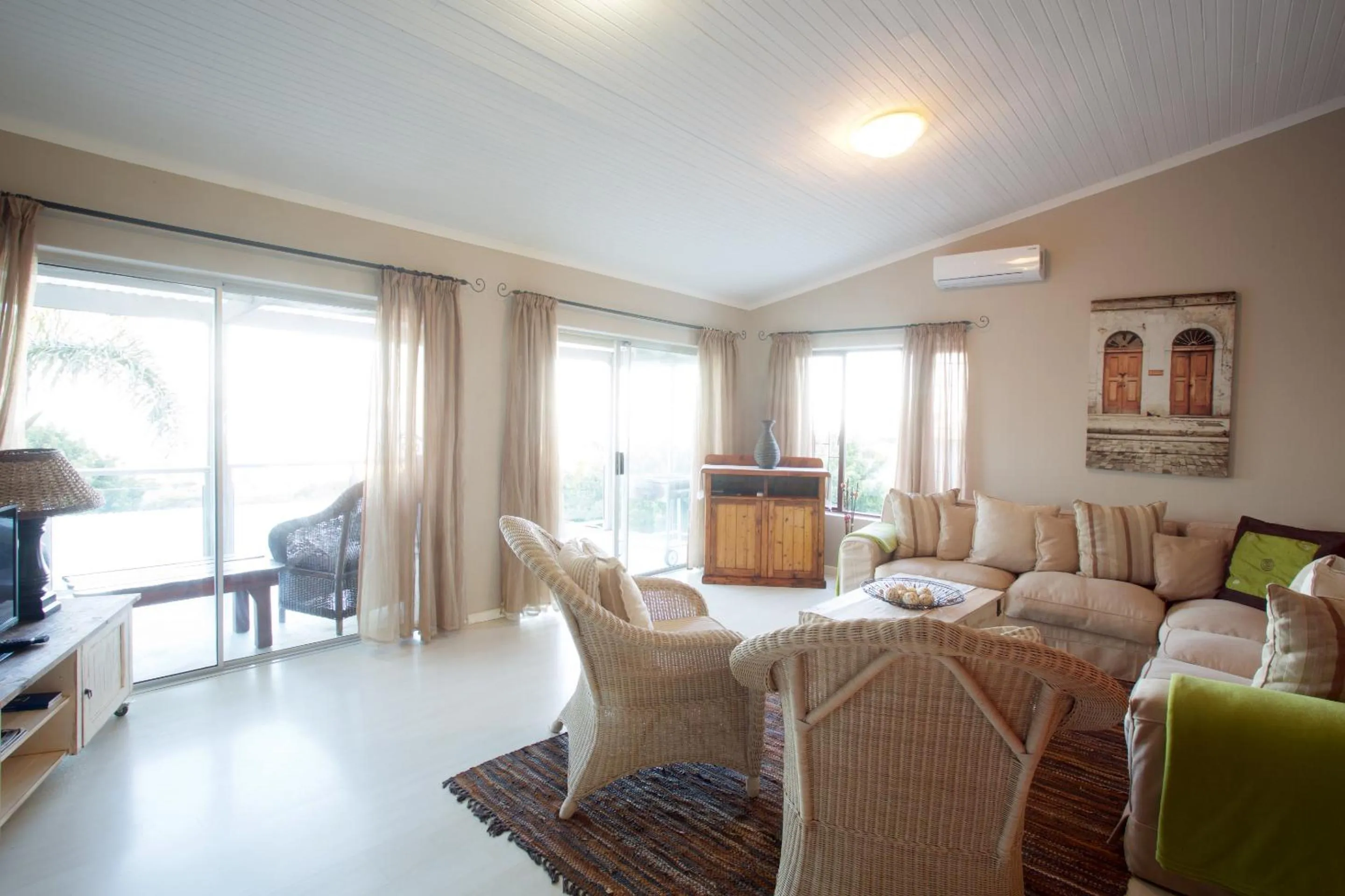 Photo of the whole room in Sea Whisper Self Catering