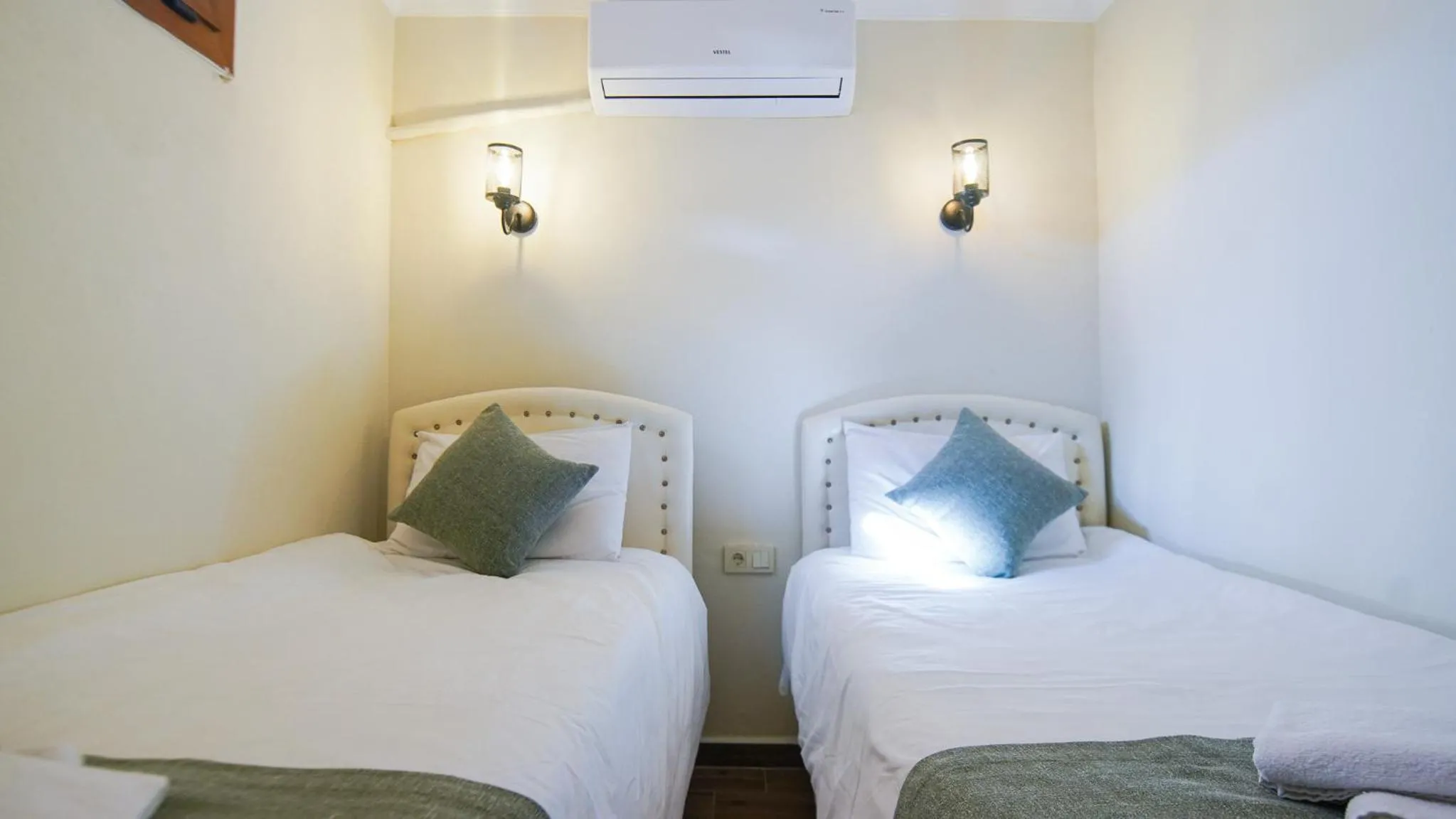 Bed in Bozcaada Aspava Otel