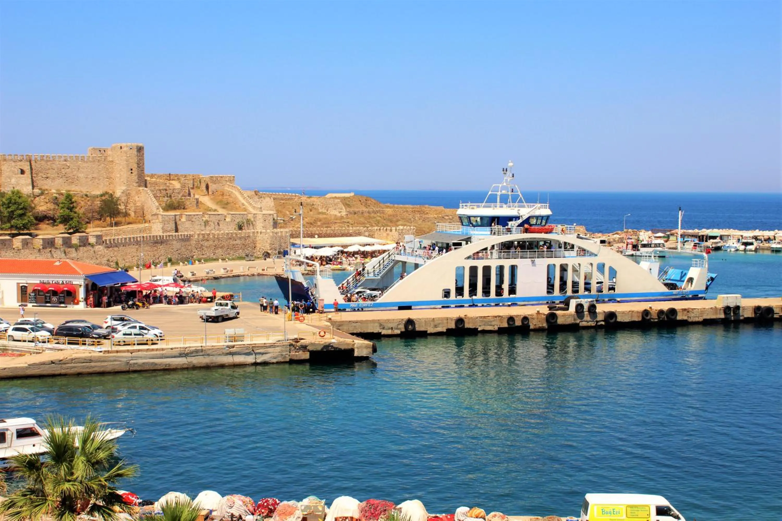 Property building in Bozcaada Aspava Otel