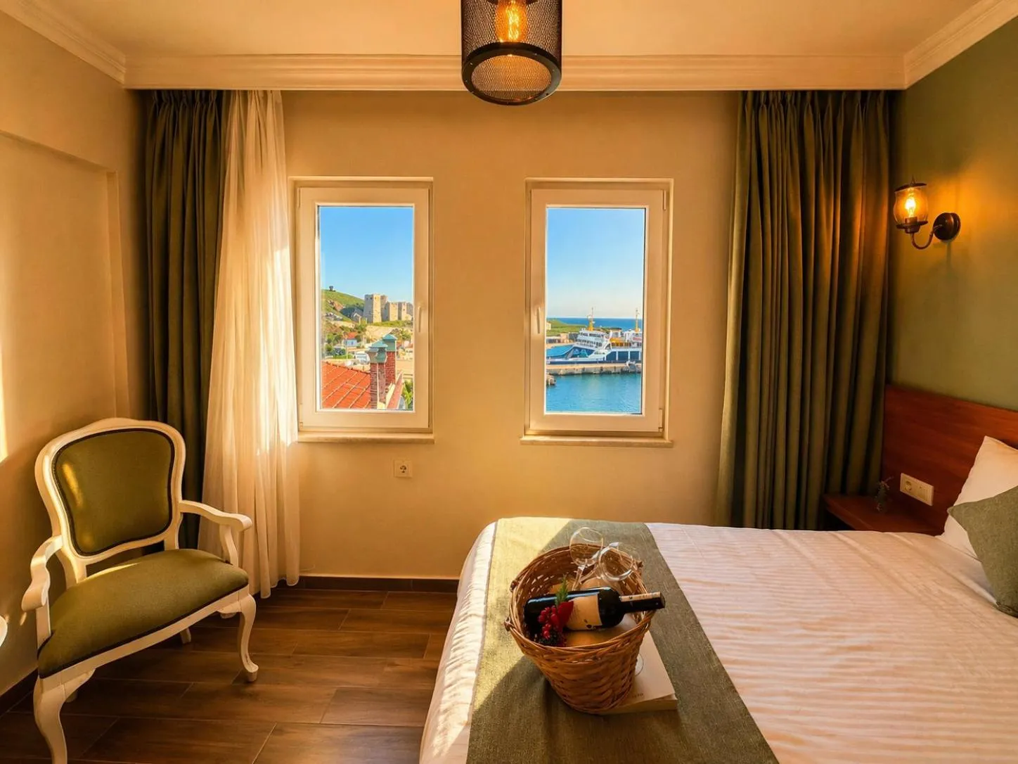 View (from property/room), Bed in Bozcaada Aspava Otel