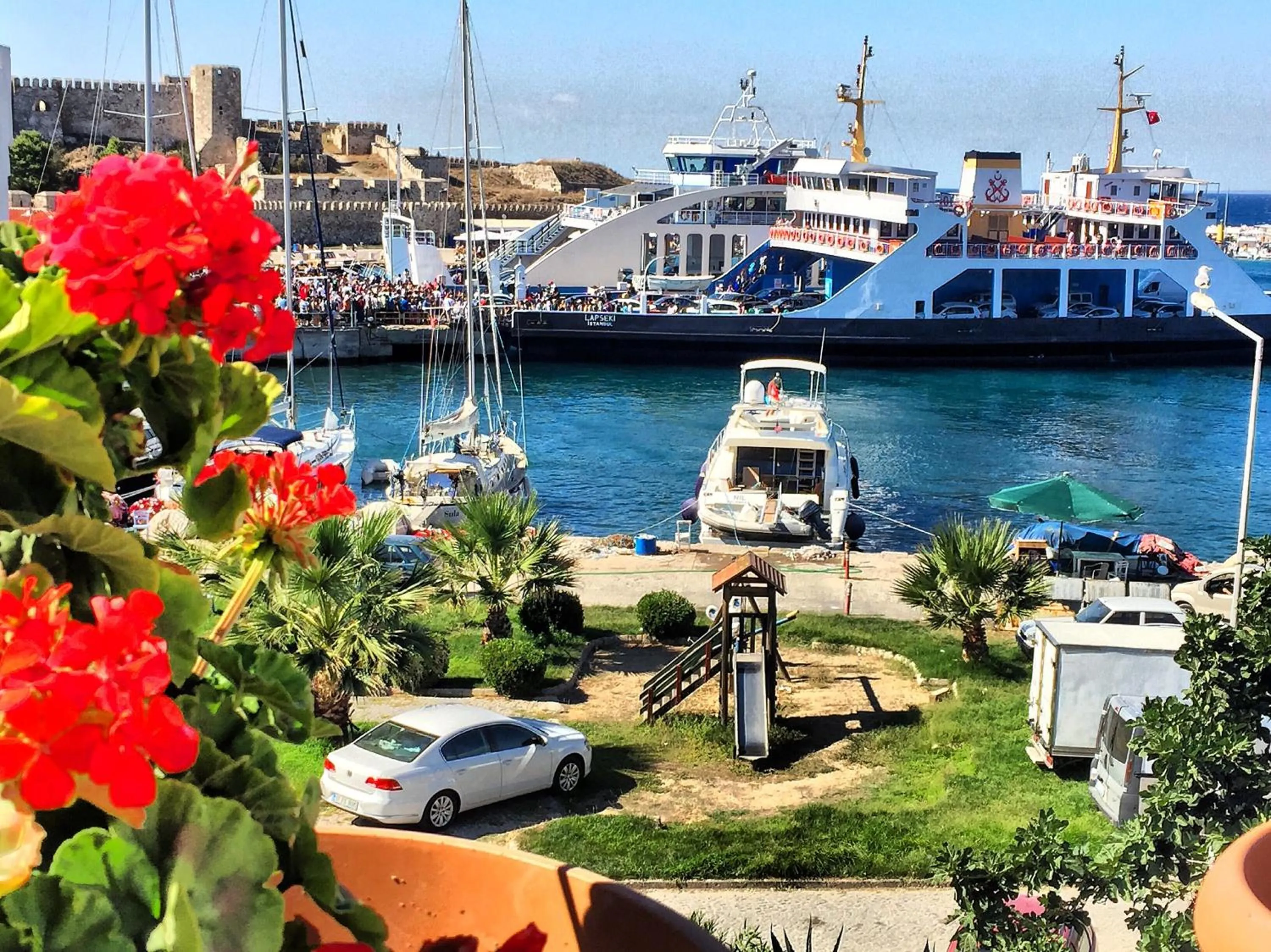 Property building in Bozcaada Aspava Otel