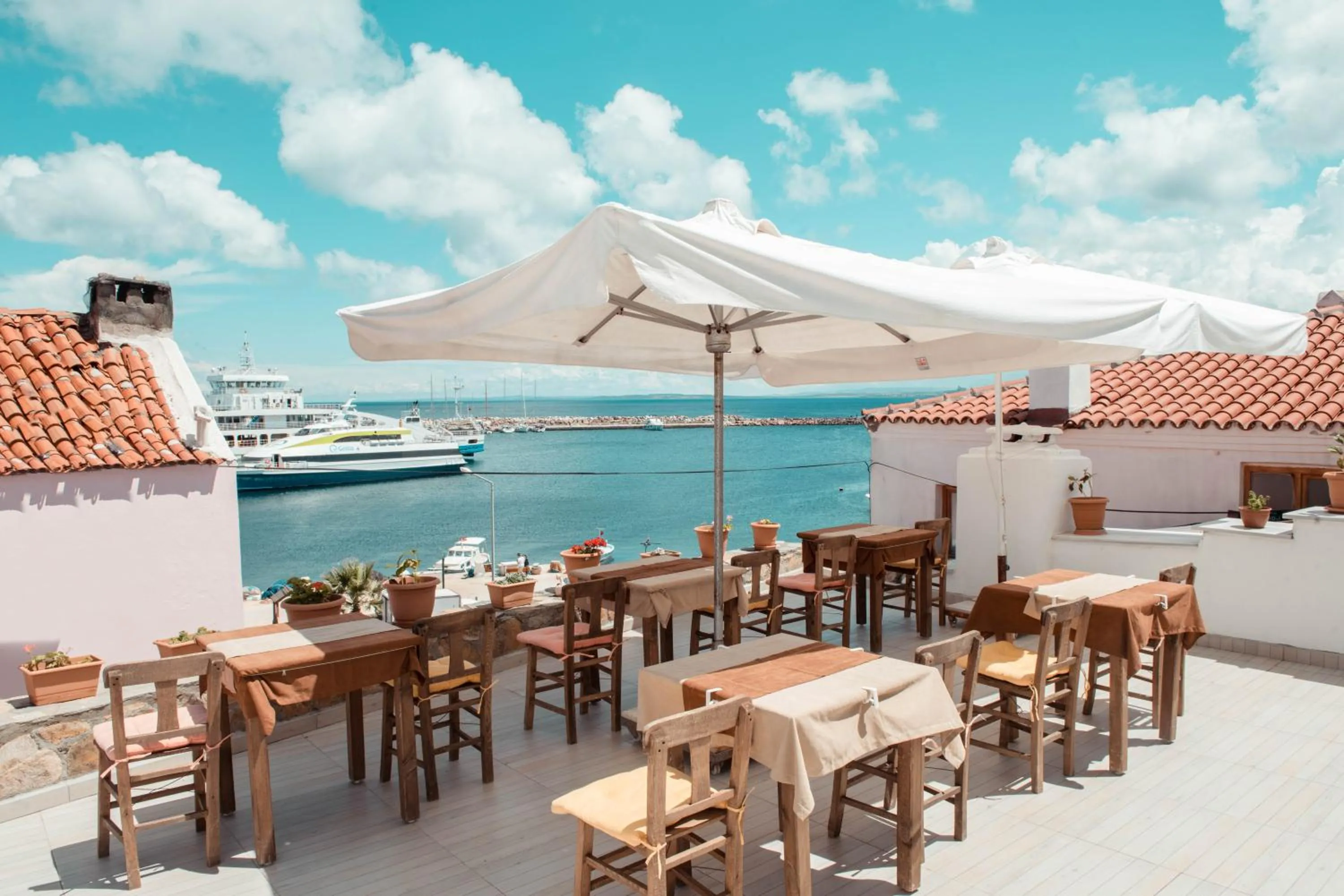 Day in Bozcaada Aspava Otel