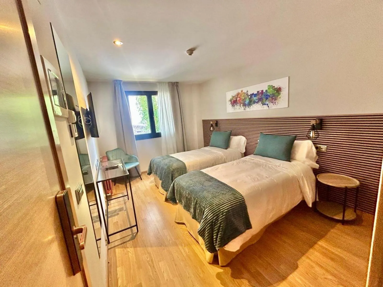 Twin Room in Hotel Ávila Diró