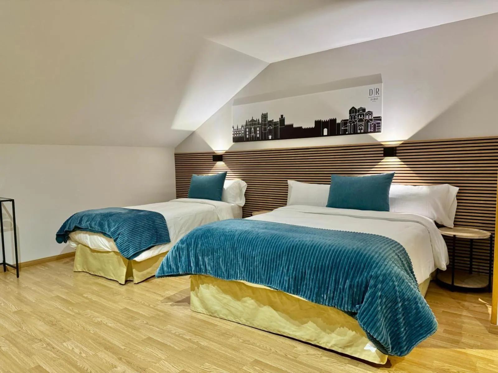 Family Room with Private Bathroom in Hotel Ávila Diró