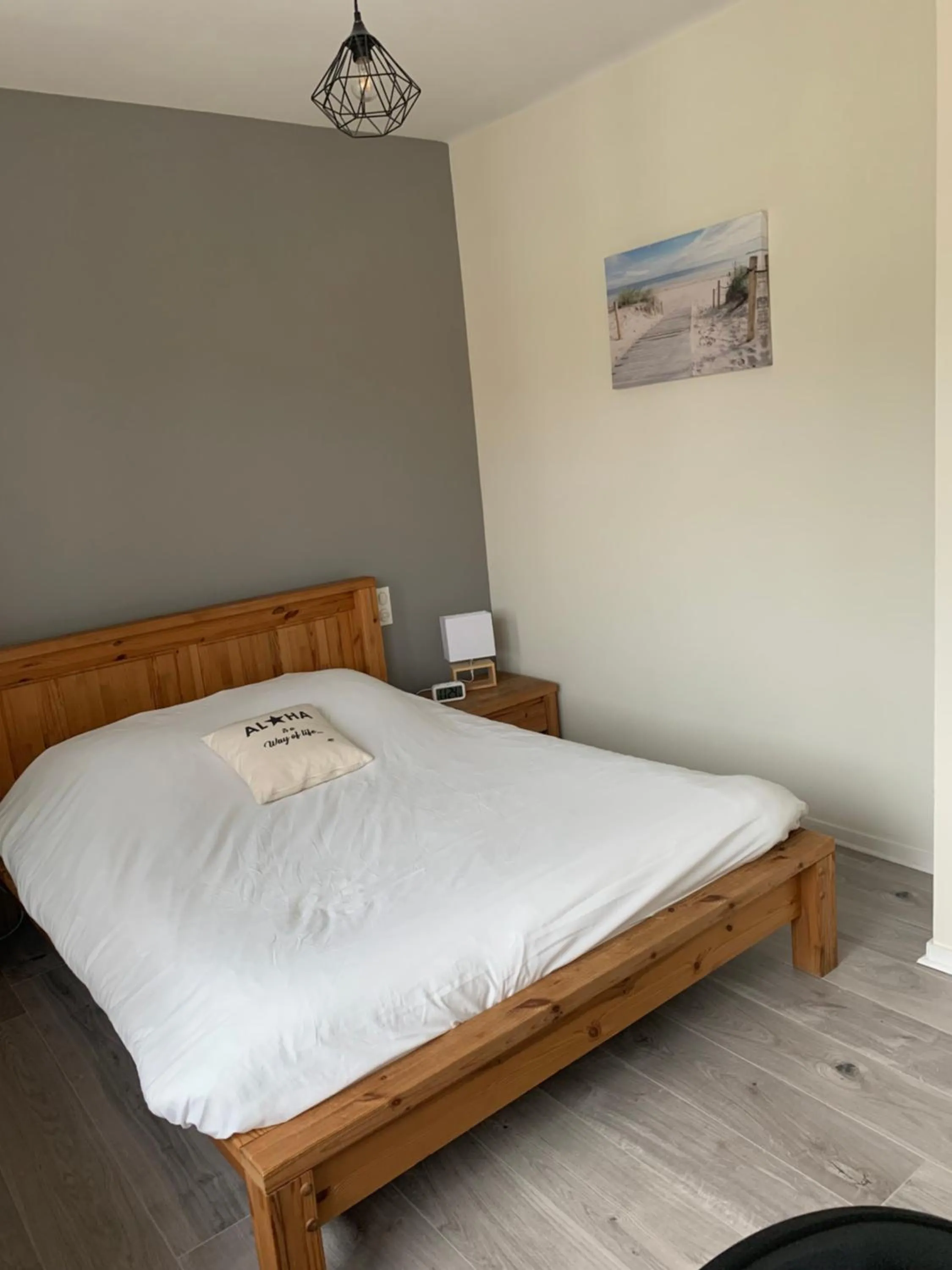 Bed in Hôtel La Cote d'Argent