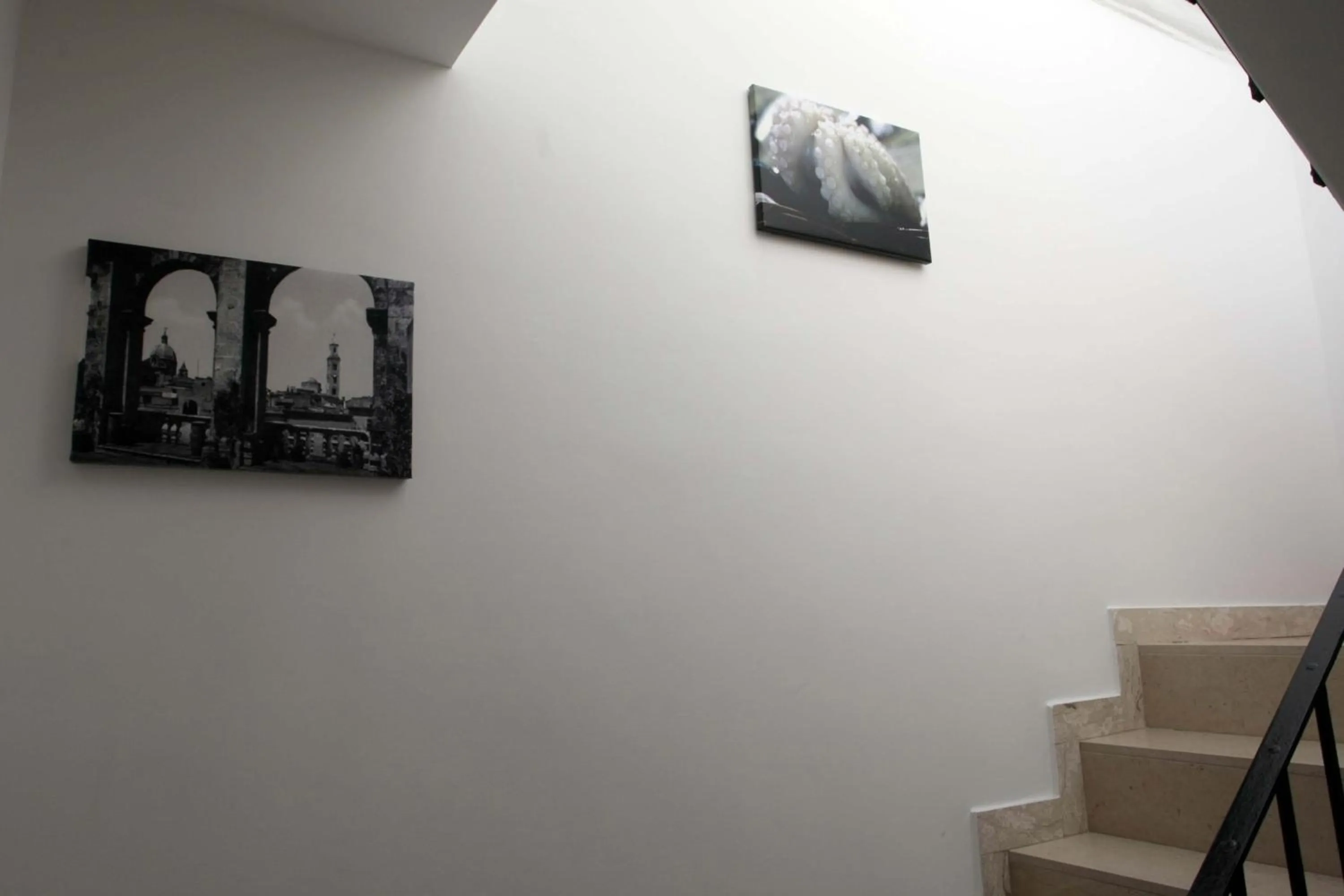 Decorative detail in Dei Meravigli