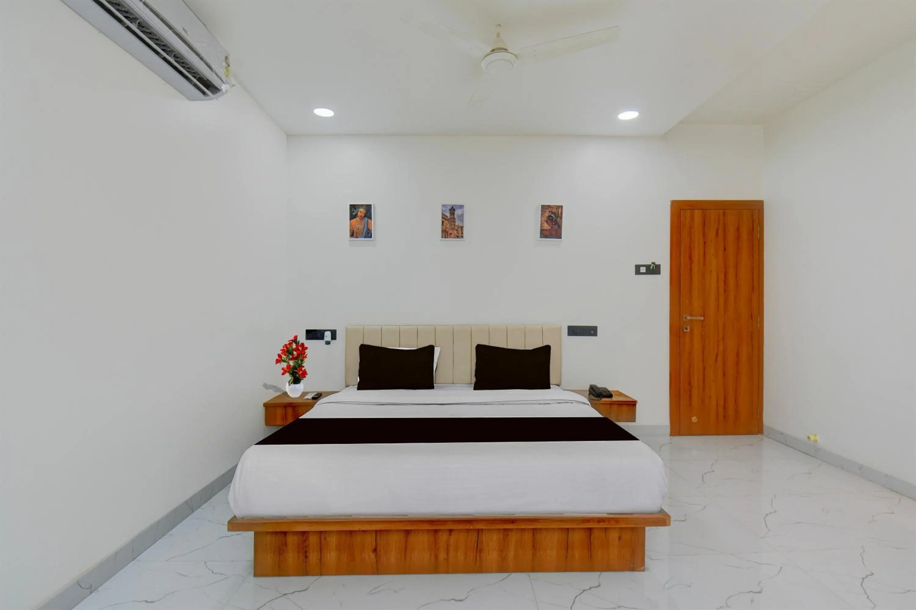Bedroom, Bed in Super Collection O Aurangabad Shendra MIDC Formerly Prayag Inn