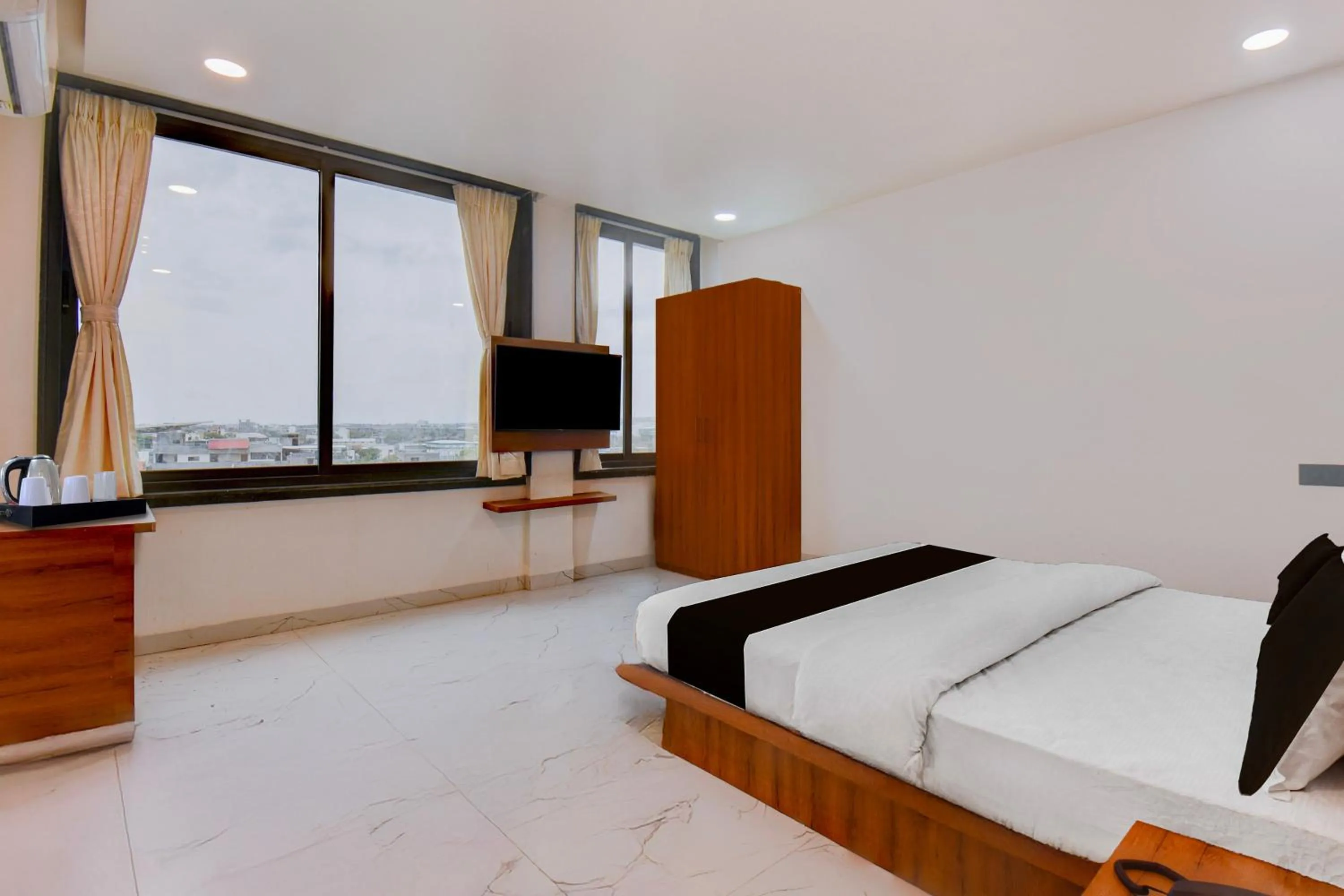 Bedroom, Bed in Super Collection O Aurangabad Shendra MIDC Formerly Prayag Inn