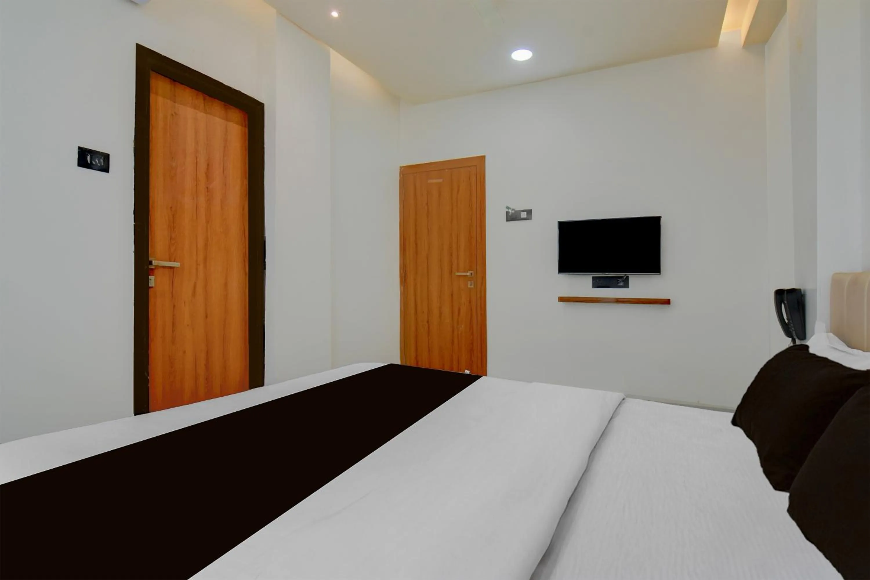 Bedroom, Bed in Super Collection O Aurangabad Shendra MIDC Formerly Prayag Inn