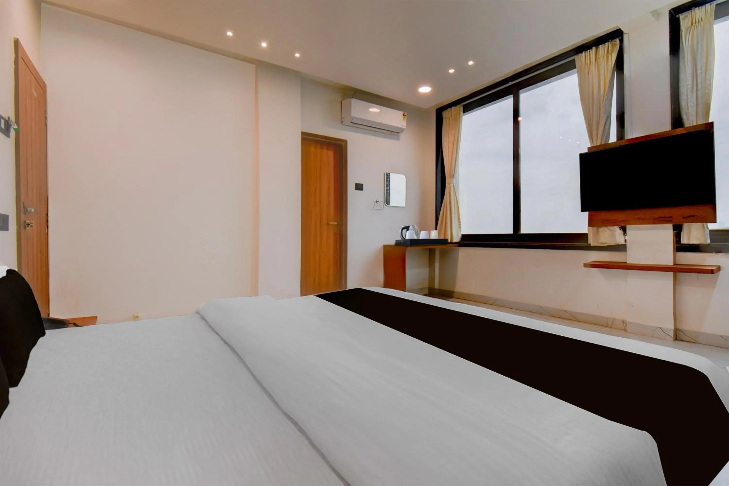 Bedroom, Bed in Super Collection O Aurangabad Shendra MIDC Formerly Prayag Inn