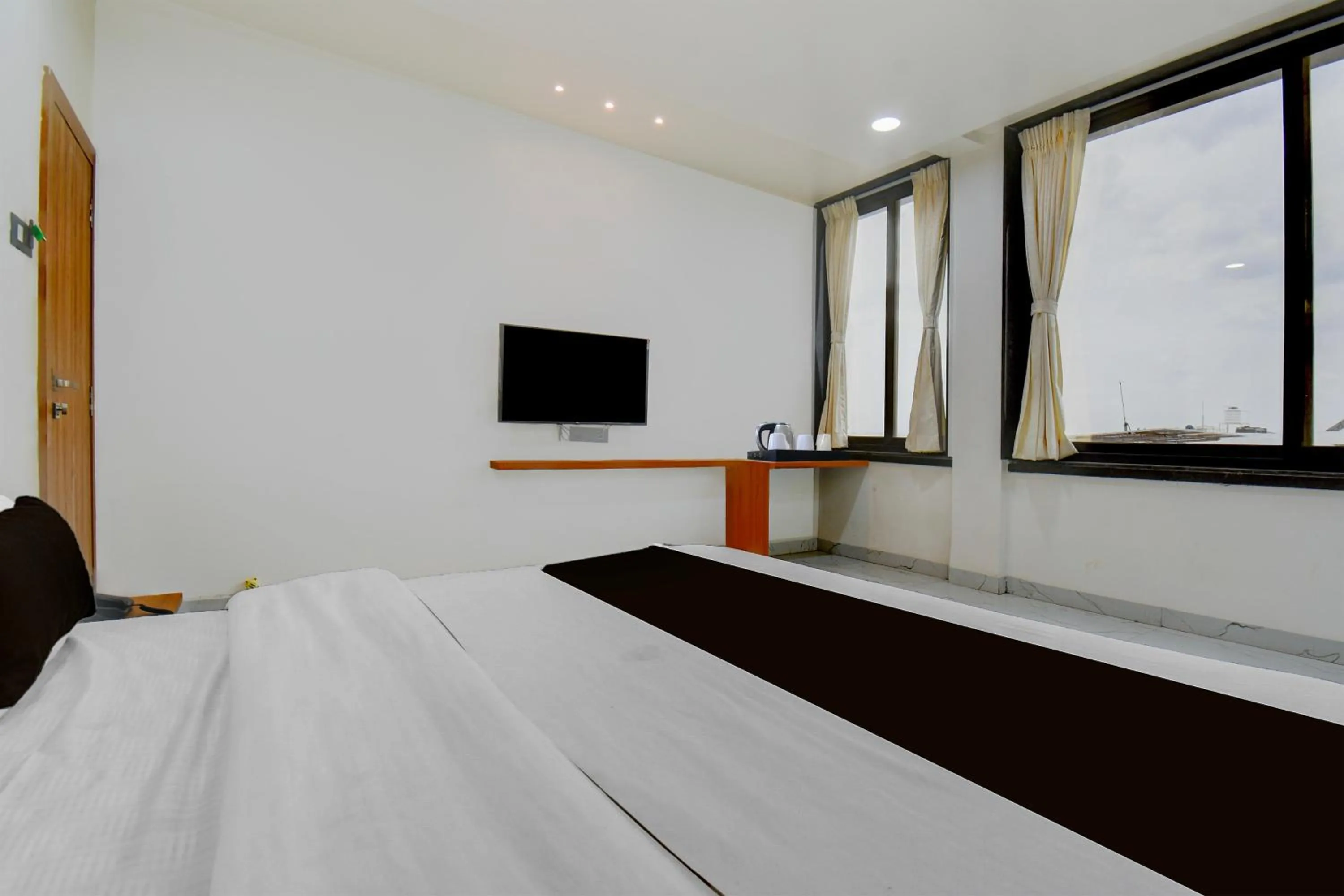 Bedroom, Bed in Super Collection O Aurangabad Shendra MIDC Formerly Prayag Inn