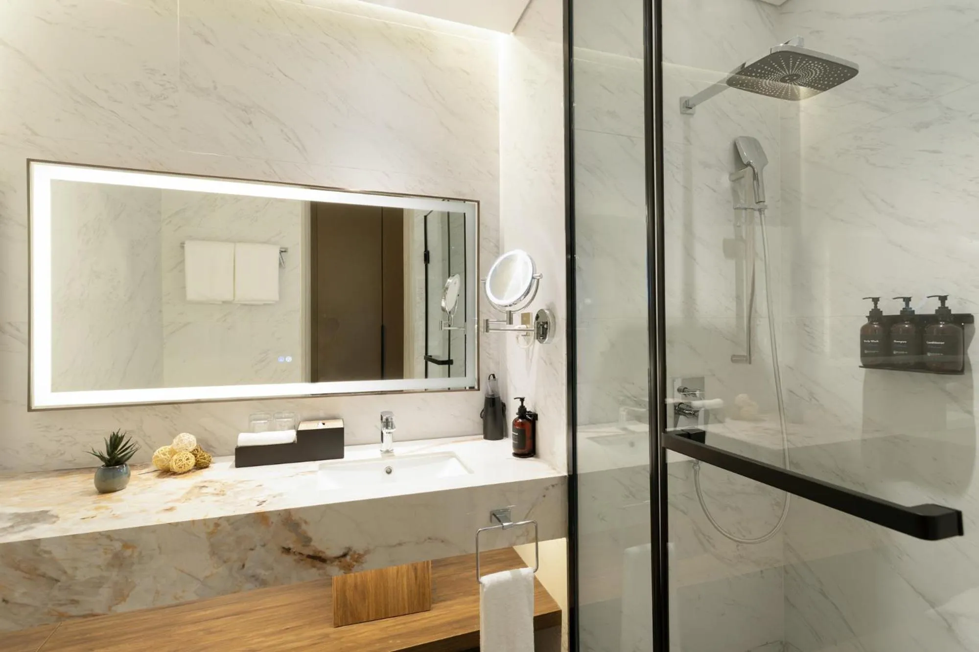 Shower in Somerset Queen City Semarang