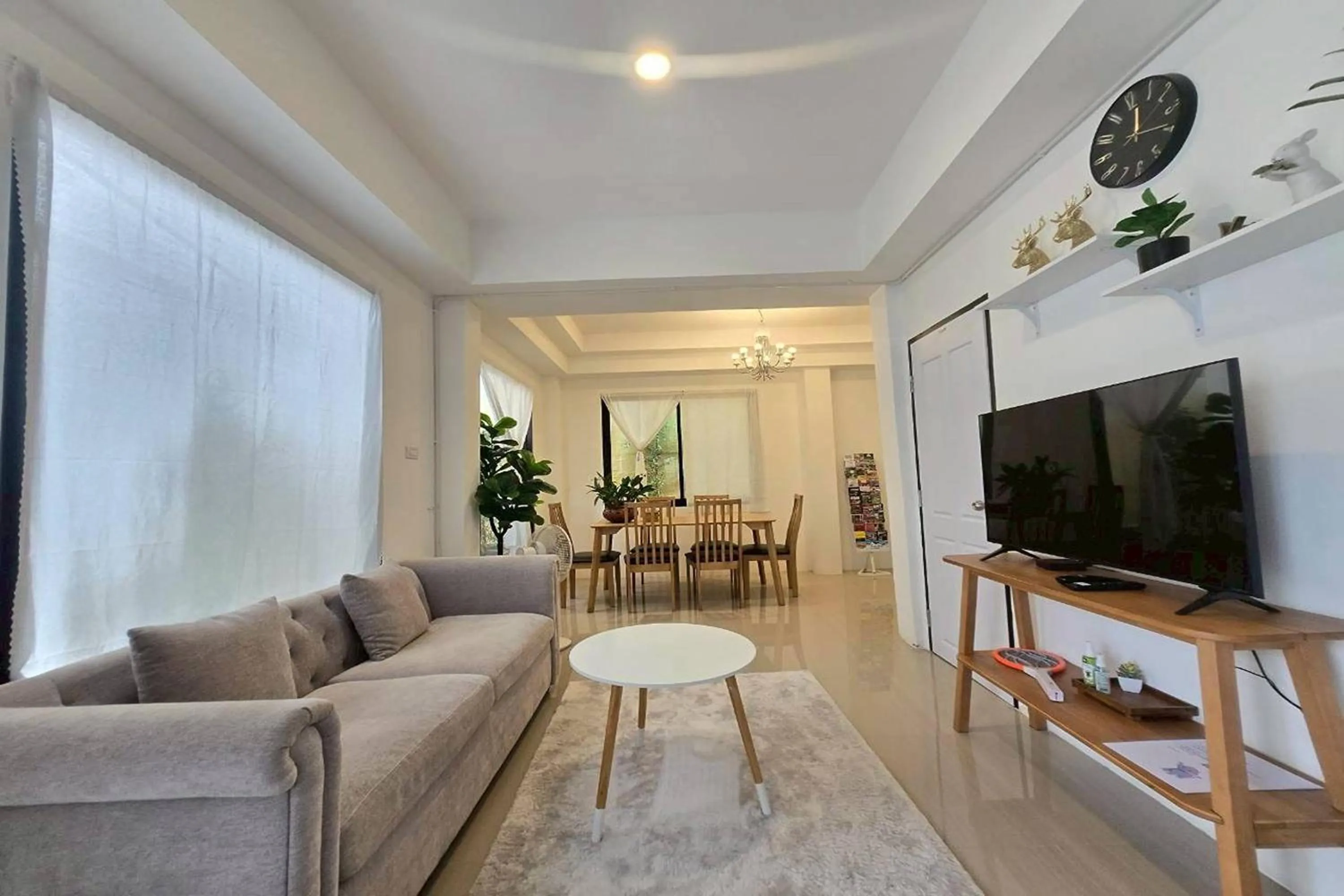 TV and multimedia in Breezy Bliss Home