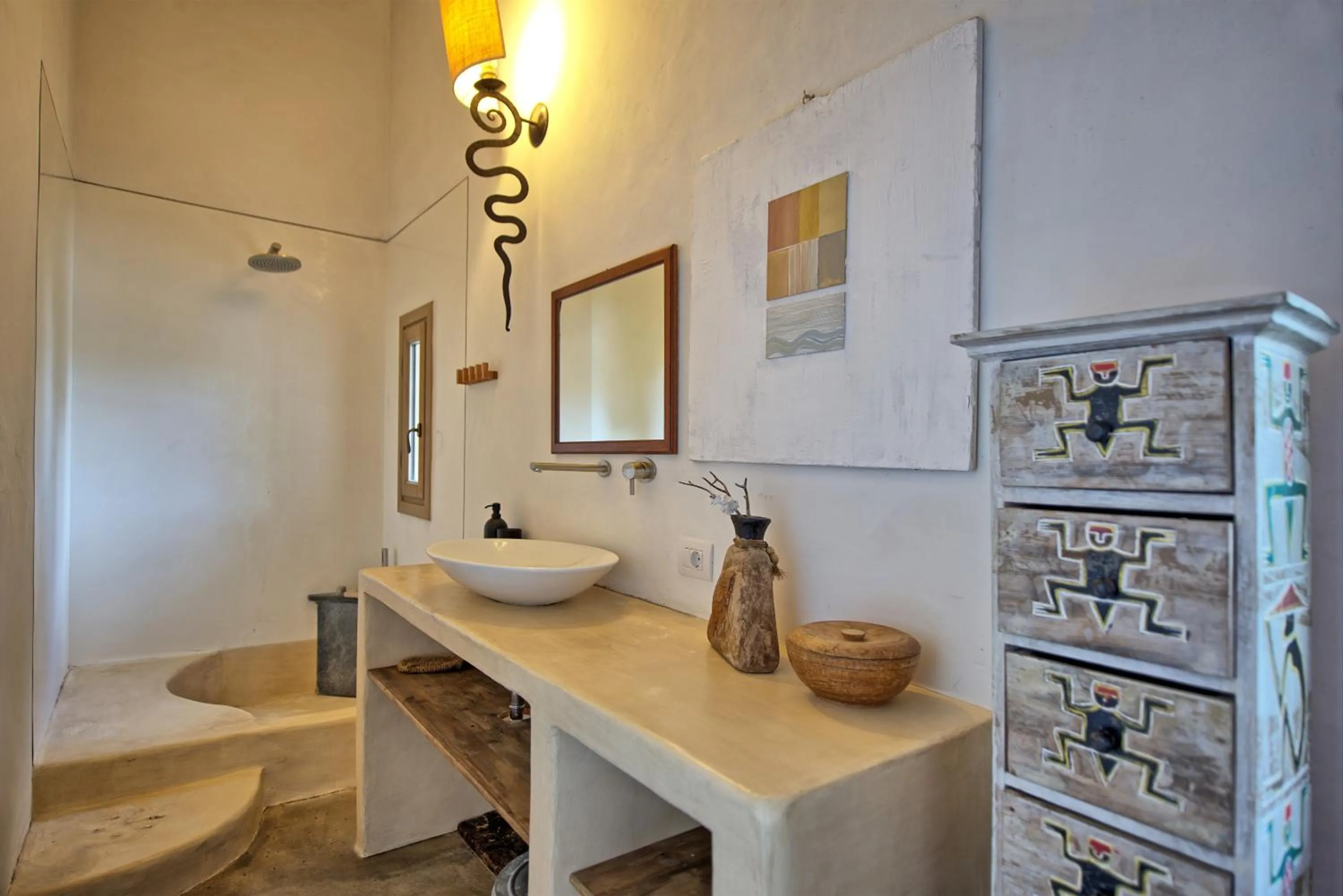 Shower in Villa Oliveta by PosarelliVillas