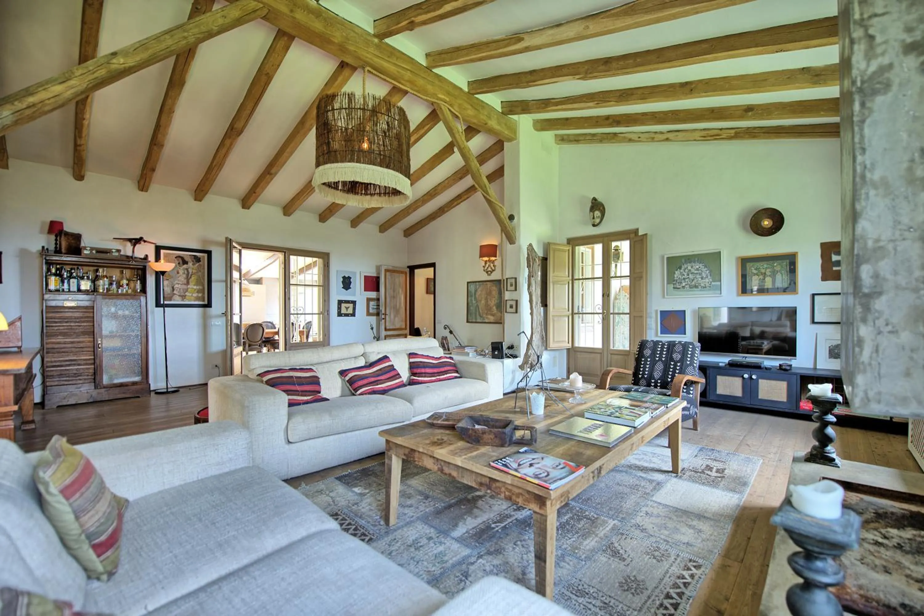 TV and multimedia in Villa Oliveta by PosarelliVillas