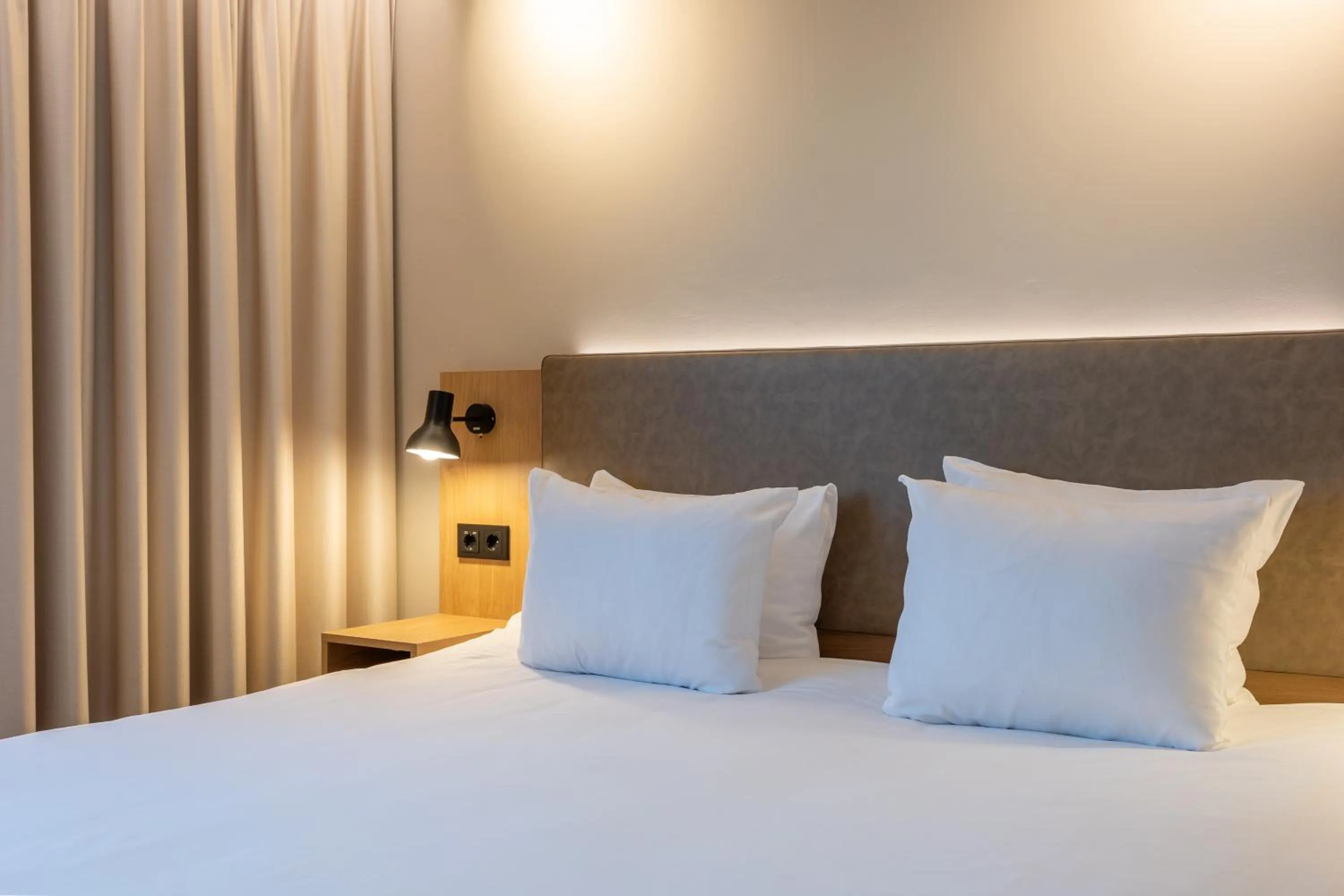 Bed in Hotel Nordseka The Hague - Voorburg