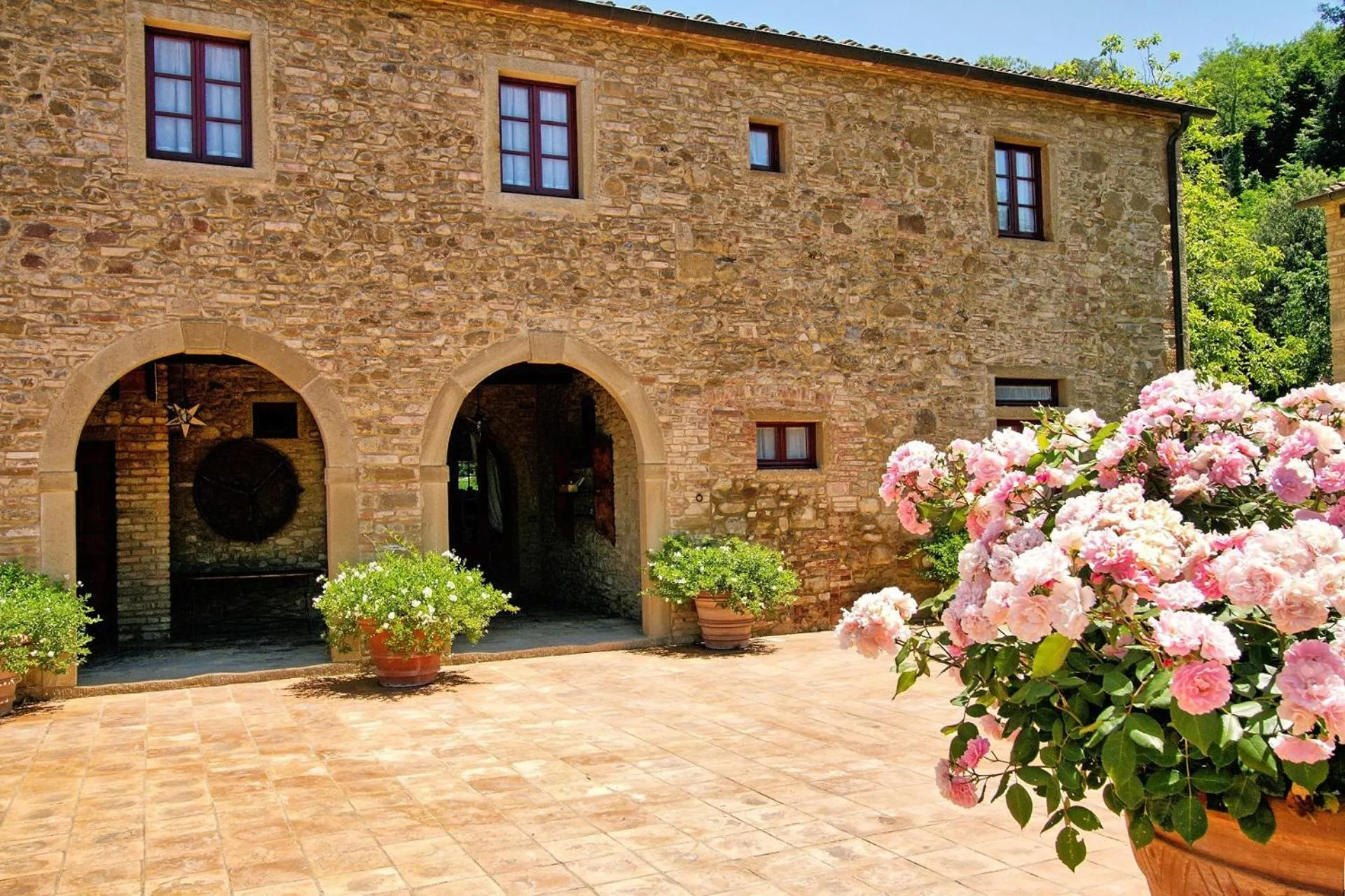 Facade/entrance in Villa Petrognano by PosarelliVillas