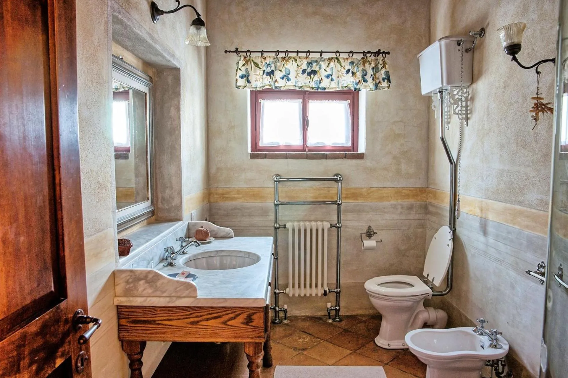 Bathroom in Villa Petrognano by PosarelliVillas
