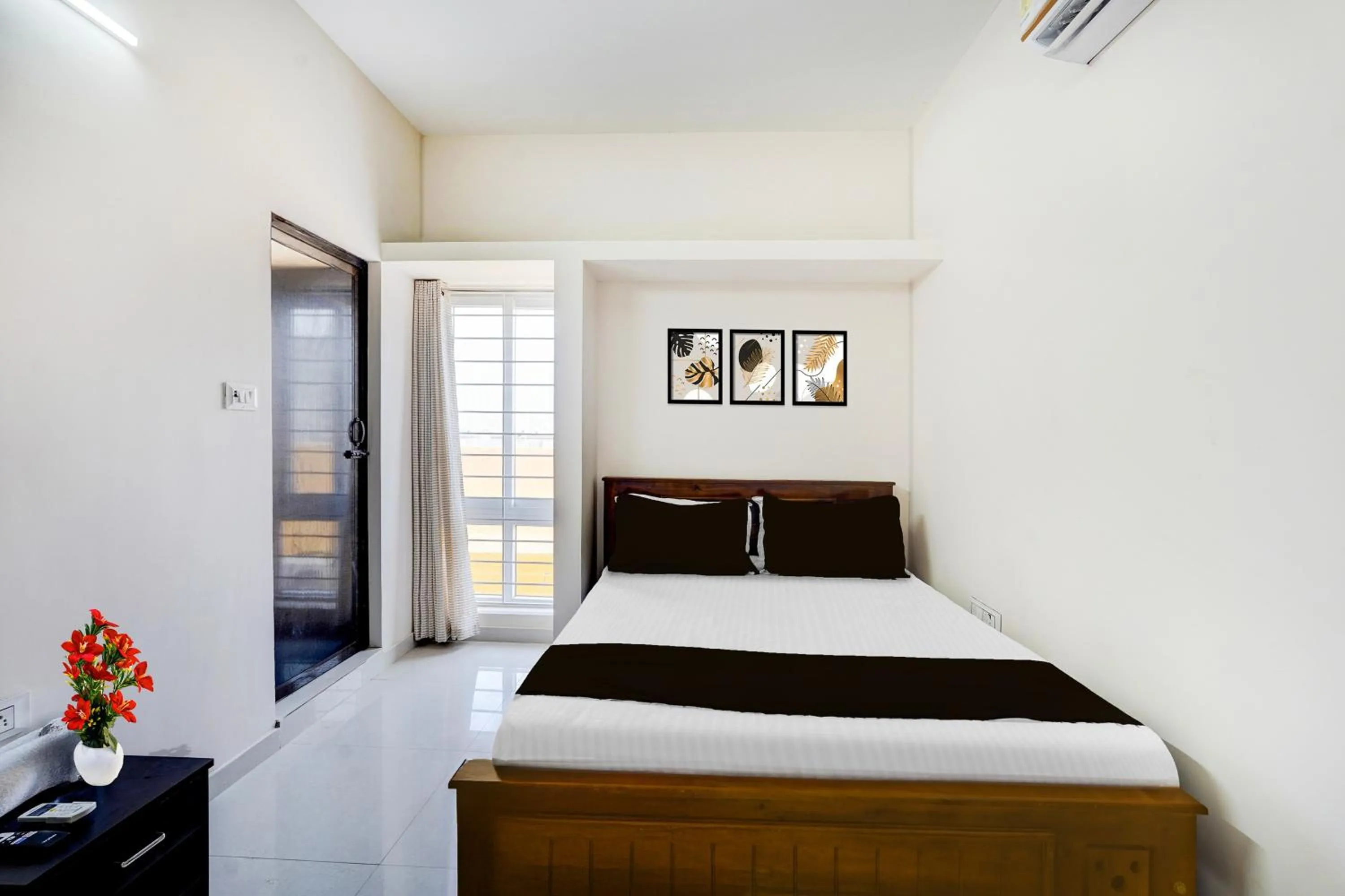 Bedroom in Super Collection O Sholinganallur Chennai Formerly Nimalan Residenc