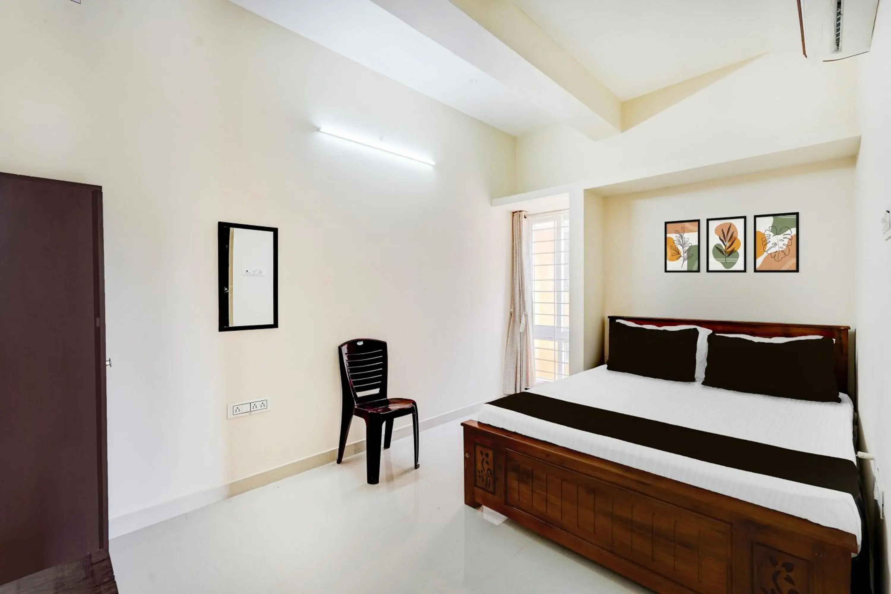 Classic Triple Room - single occupancy in Super Collection O Sholinganallur Chennai Formerly Nimalan Residenc Classic Triple Room - single occupancy in Super Collection O Sholinganallur Chennai Formerly Nimalan Residenc