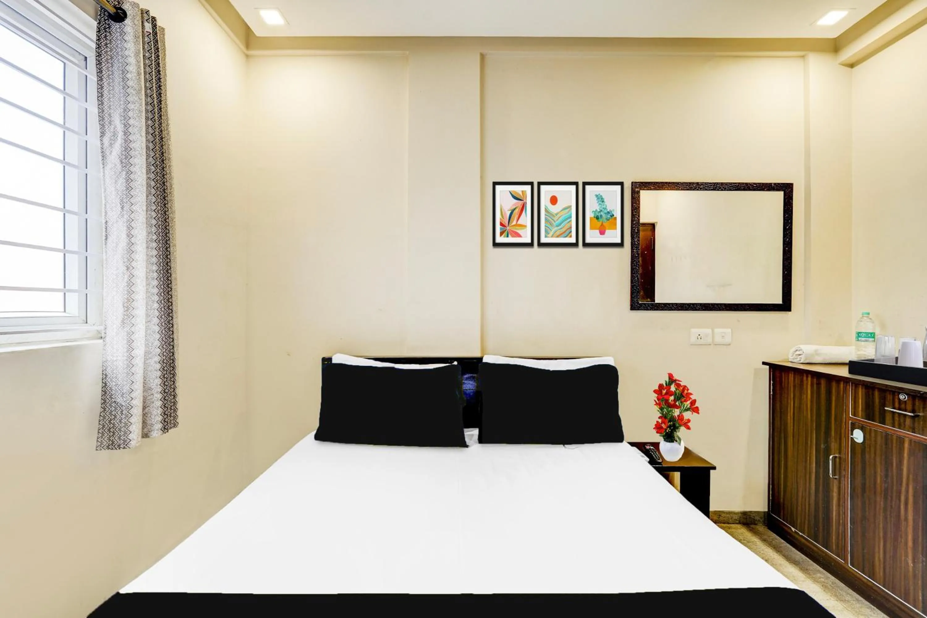 Bedroom, Bed in Hotel O MA Chidambaram Stadium Formerly Sarvanas Park