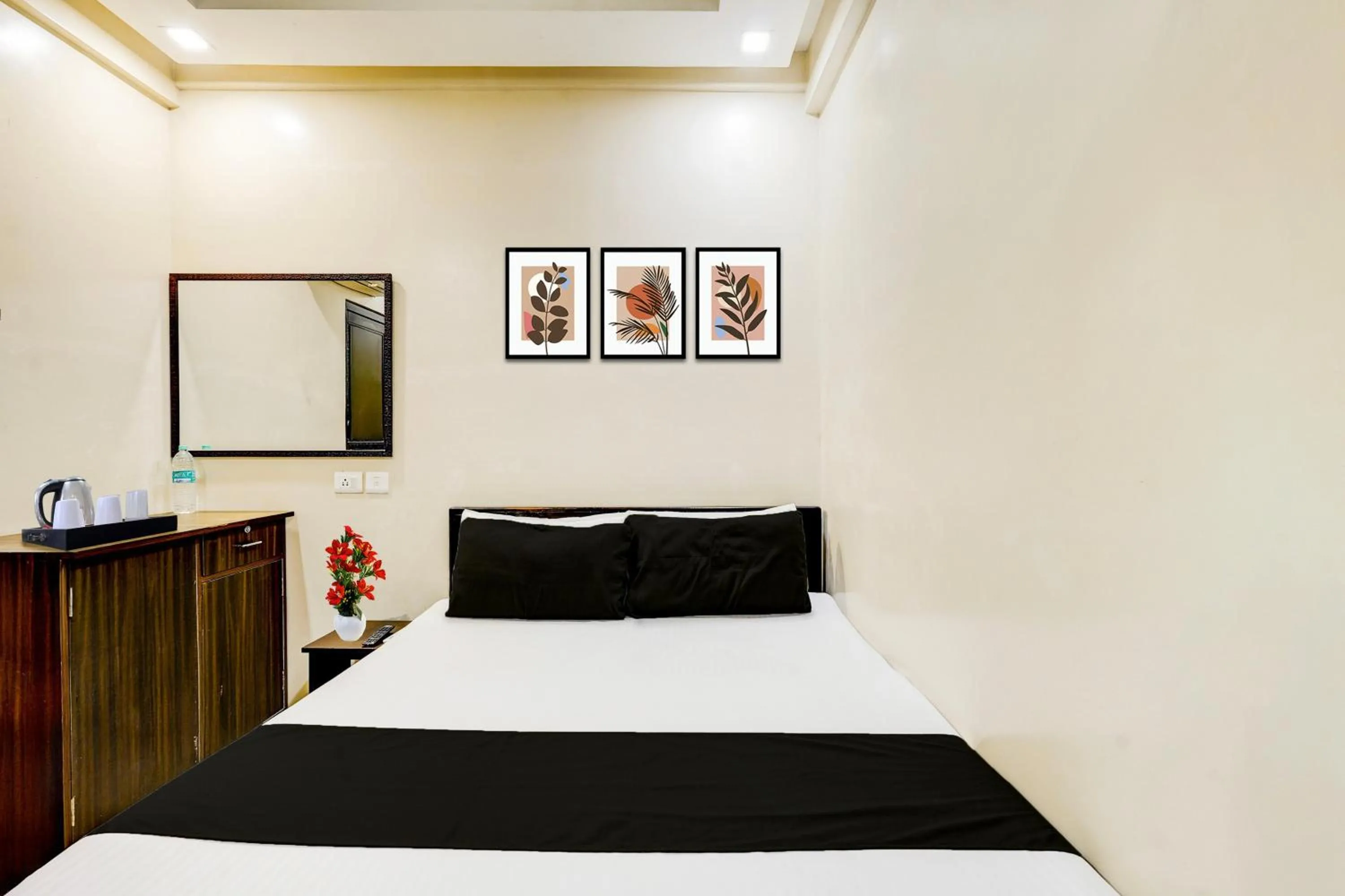 Bedroom, Bed in Hotel O MA Chidambaram Stadium Formerly Sarvanas Park