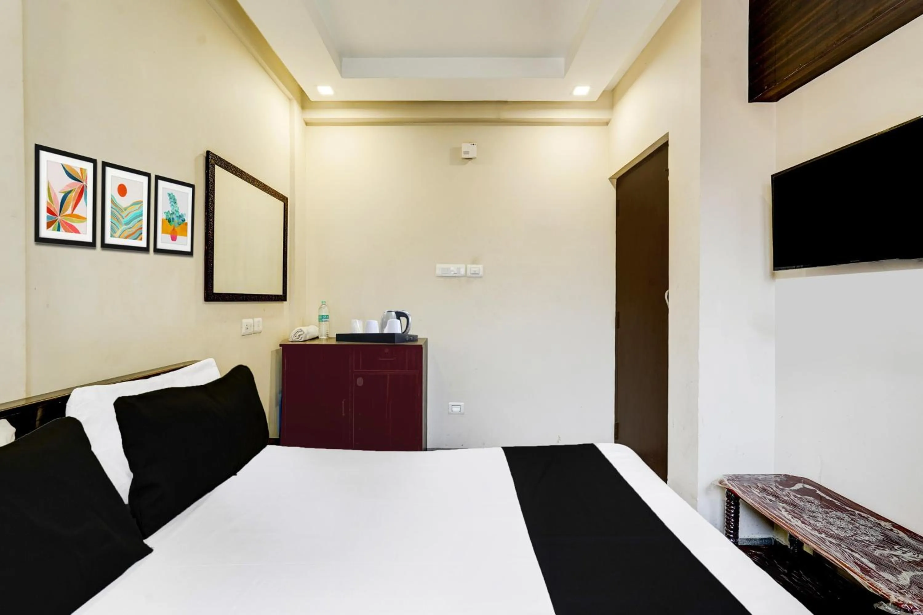Bedroom, Bed in Hotel O MA Chidambaram Stadium Formerly Sarvanas Park