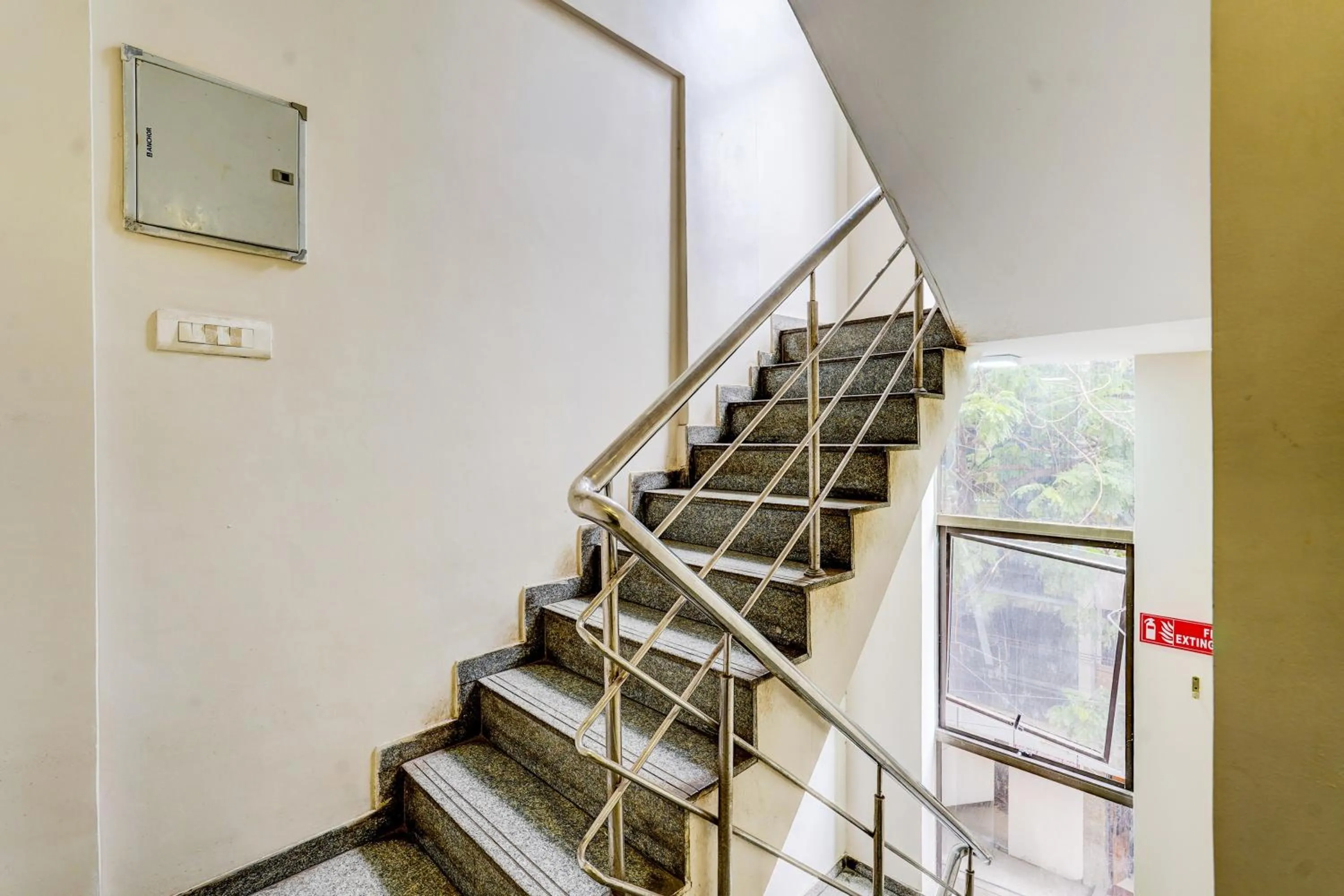 Lobby or reception in Hotel O MA Chidambaram Stadium Formerly Sarvanas Park