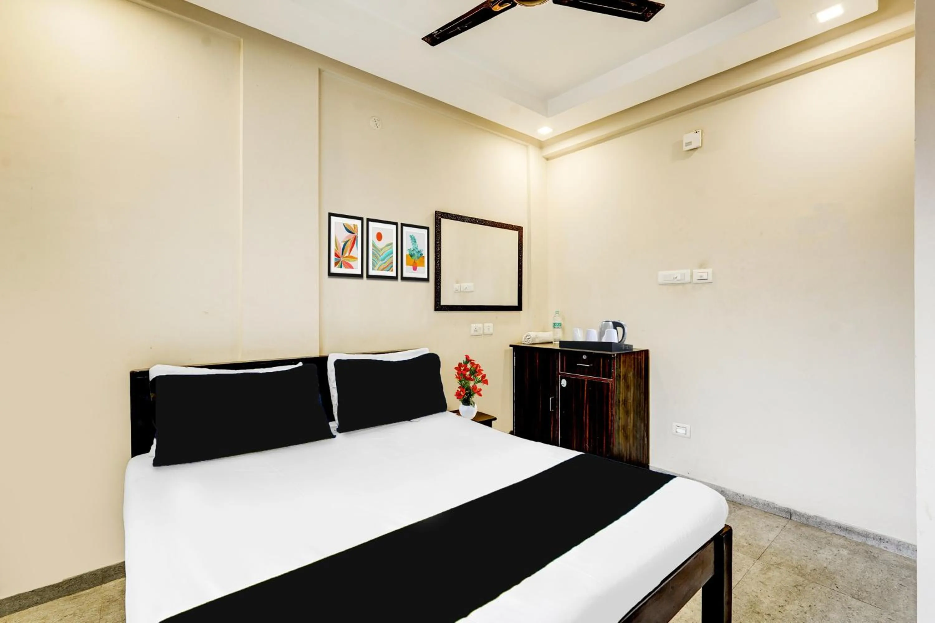 Bedroom, Bed in Hotel O MA Chidambaram Stadium Formerly Sarvanas Park