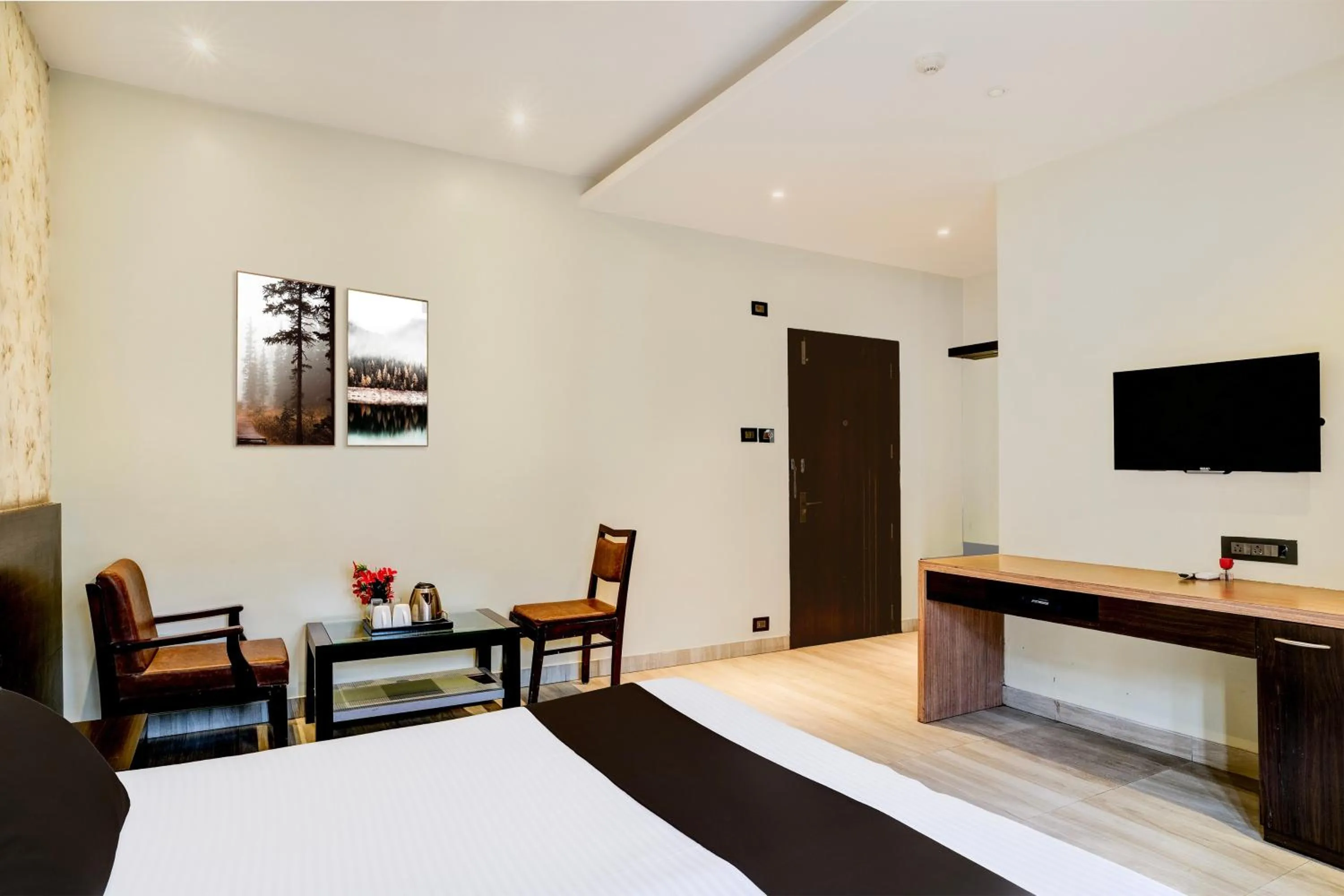 Bedroom, Bed in Super Townhouse Guwahati Railway Station Formerly Niharika Guest House