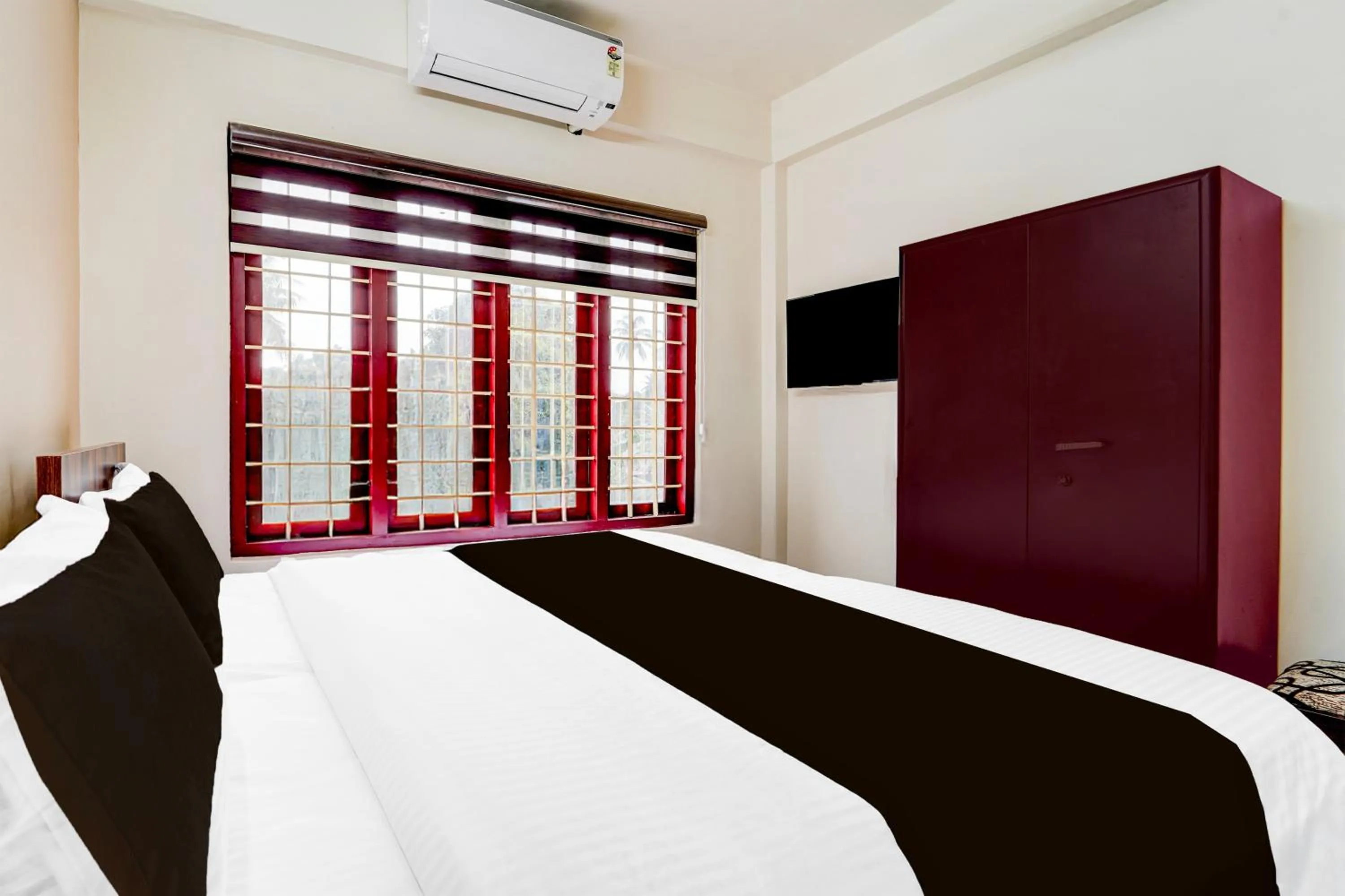Bedroom, Bed in Super Collection O Kottayam Formerly Sap Inn