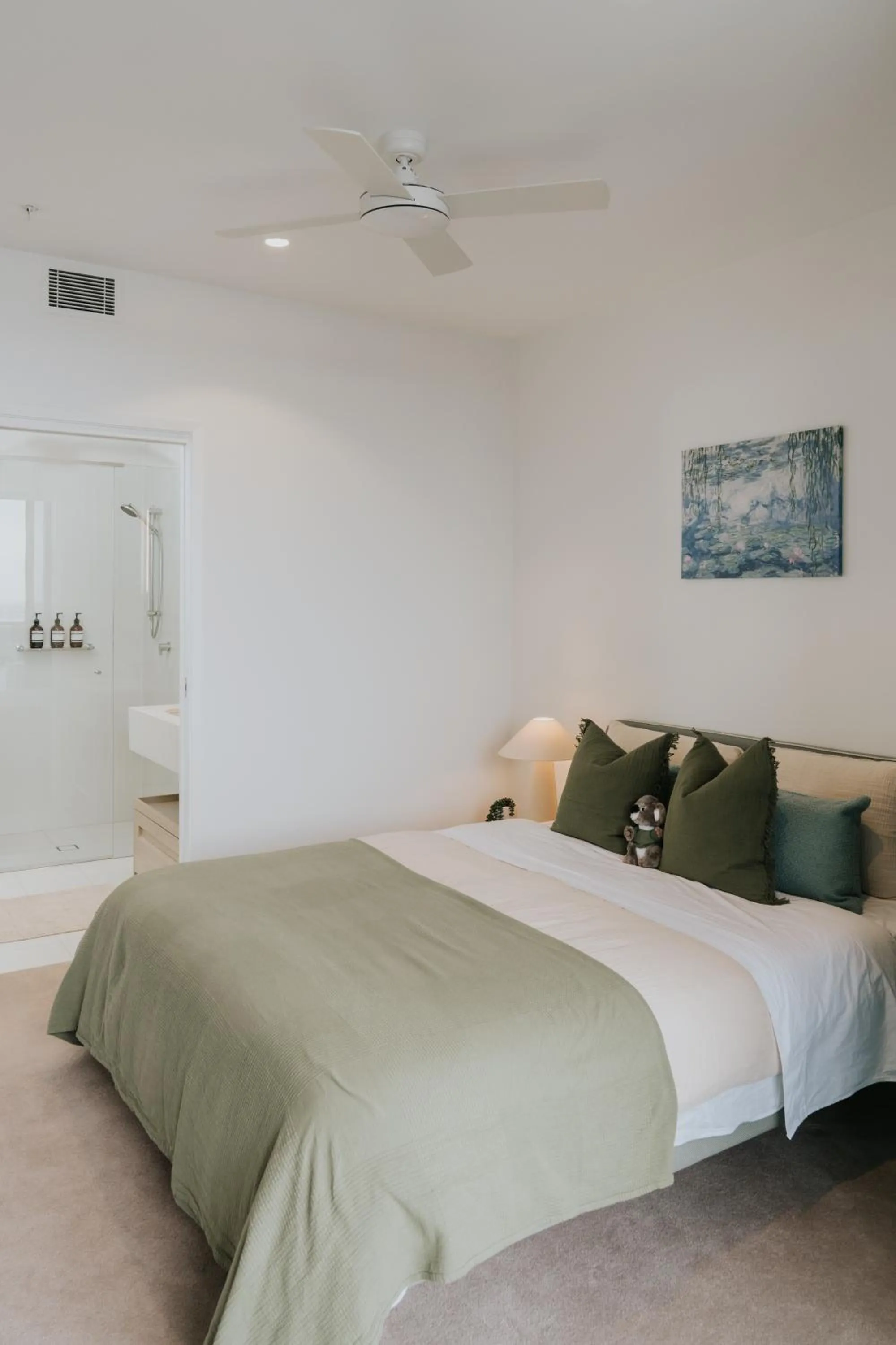 Bed in Nooon Stay QW - Apartments Managed by The NOOON STAY