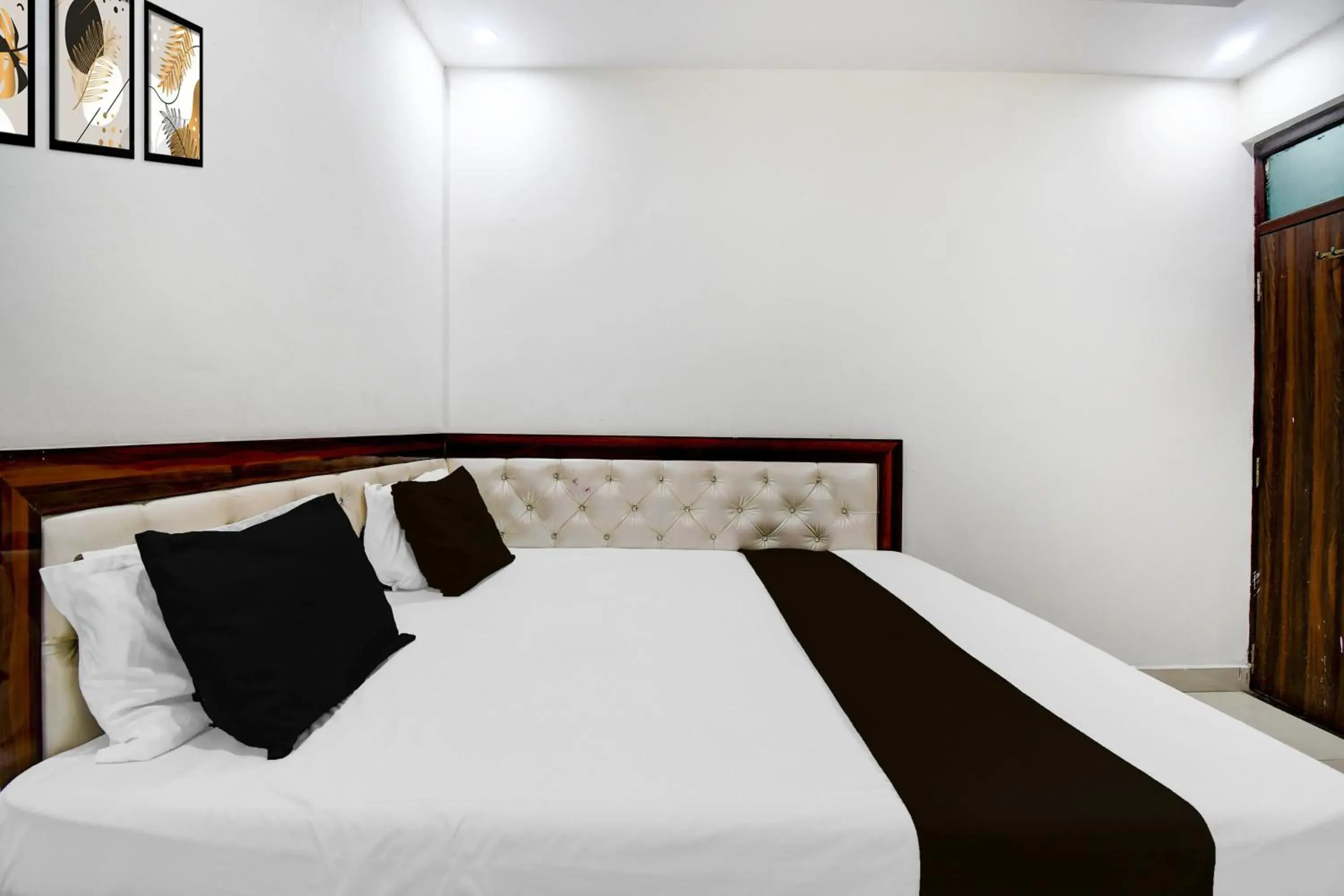 Bedroom, Bed in Super Hotel O Gorakhpur Industrial Area Formerly Shaurya Inn Bedroom, Bed in Super Hotel O Gorakhpur Industrial Area Formerly Shaurya Inn